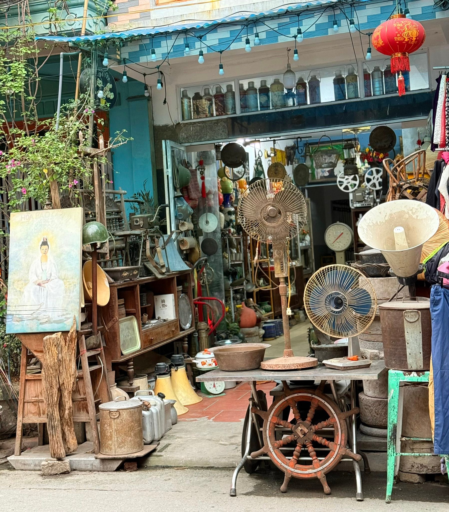 cửa hàng đồ cũ gần đây