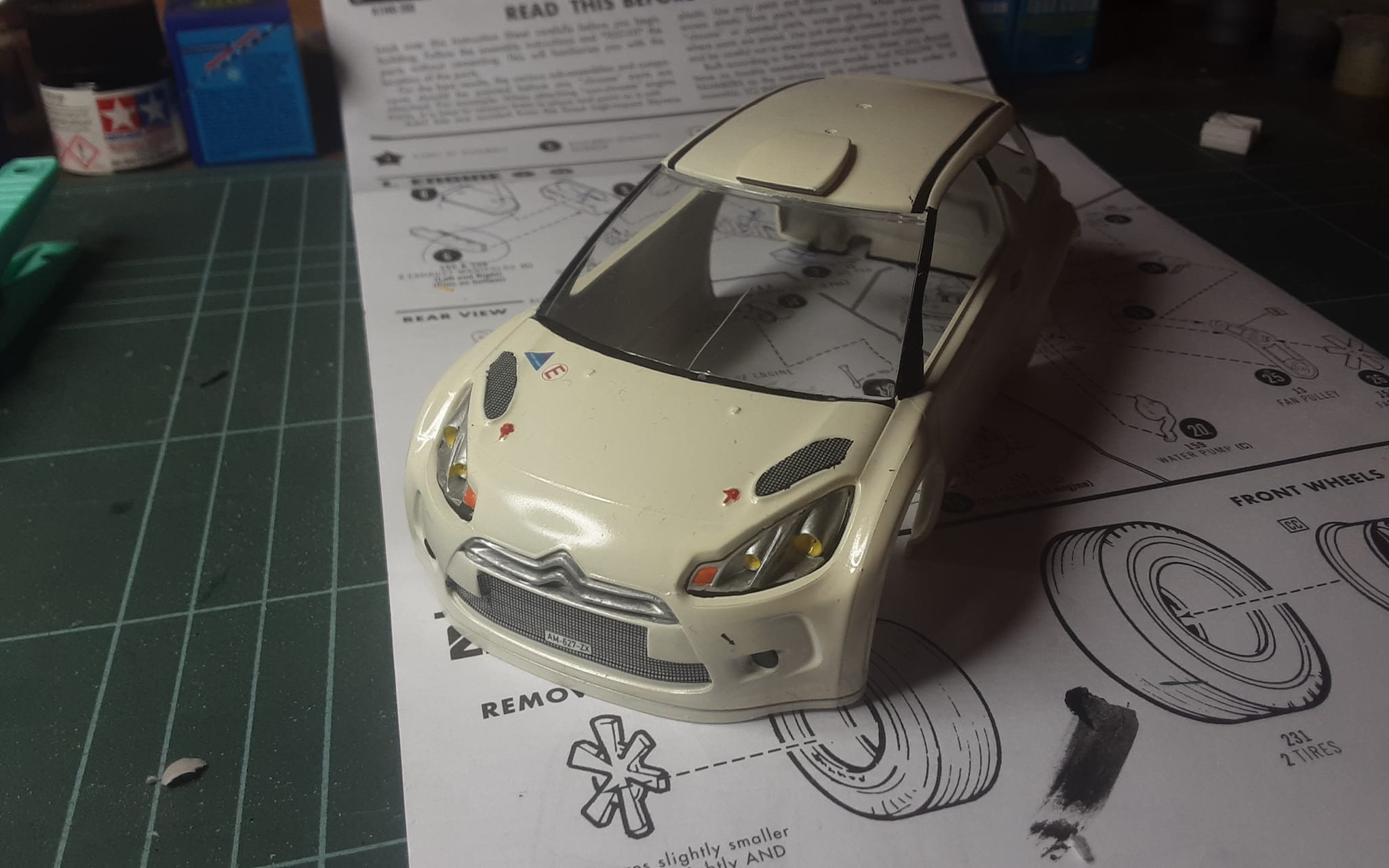 Building Heller Citroen DS3 WRC model kit