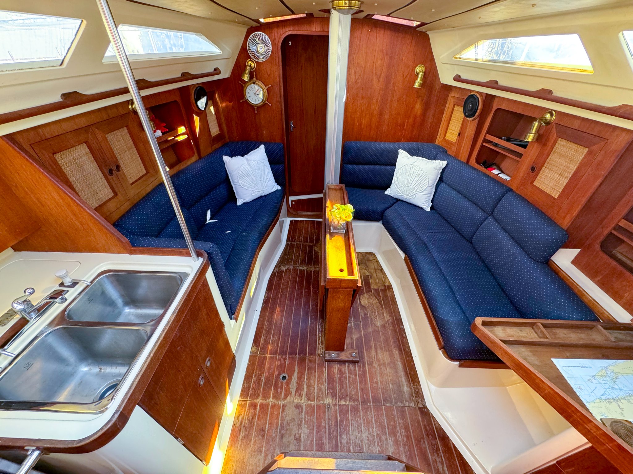 1988 CS (Canadian Sailcraft) Merlin 36 - Sailboats - Greenwich ...