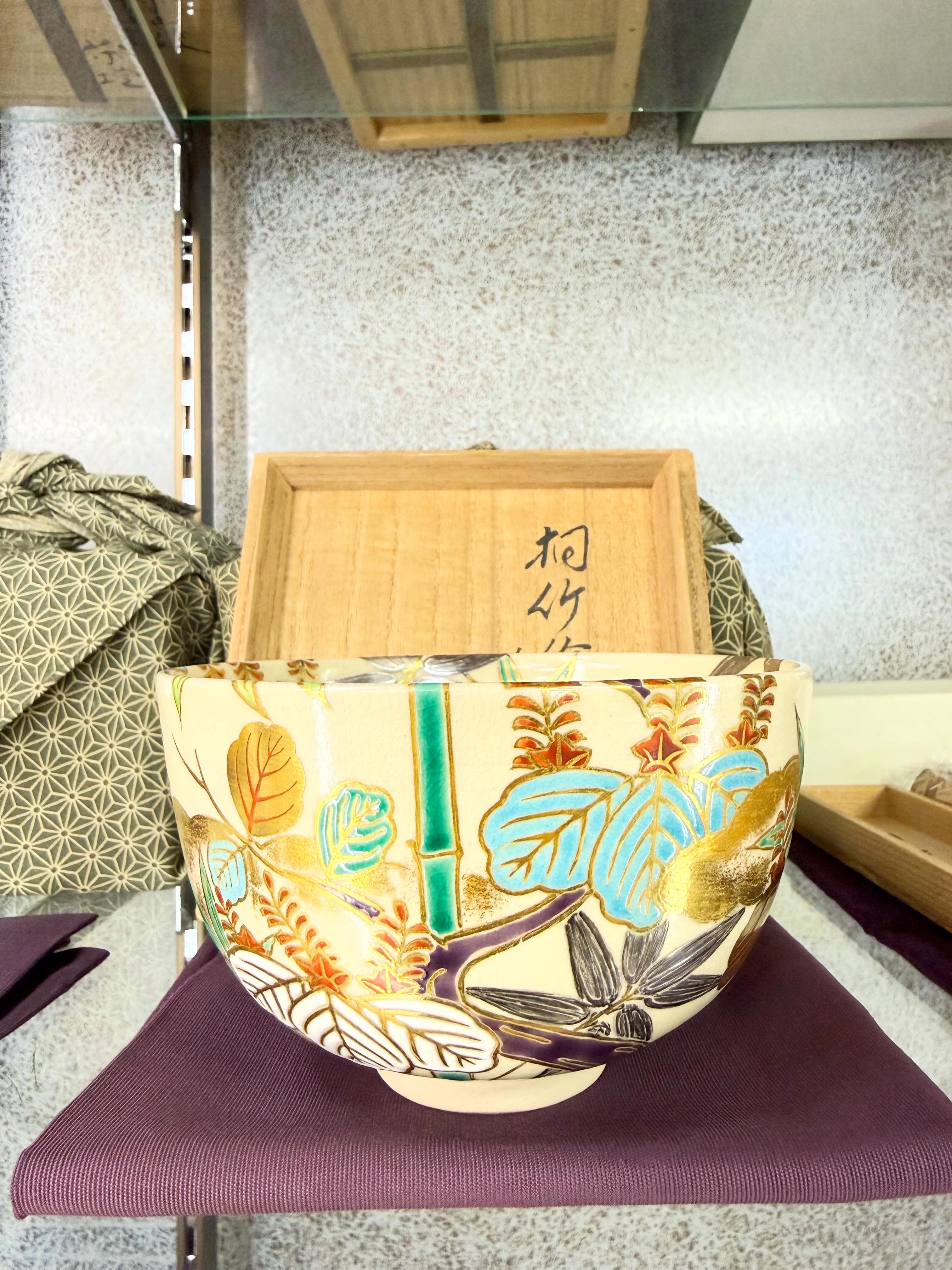 【茶道具】表朔造　遠州　七宝　一閑塗銀絵輪花盆（共箱） 茶道具】表朔造 遠州 七宝 一閑塗銀絵輪花盆（共箱） 遠州好 一閑茶箱