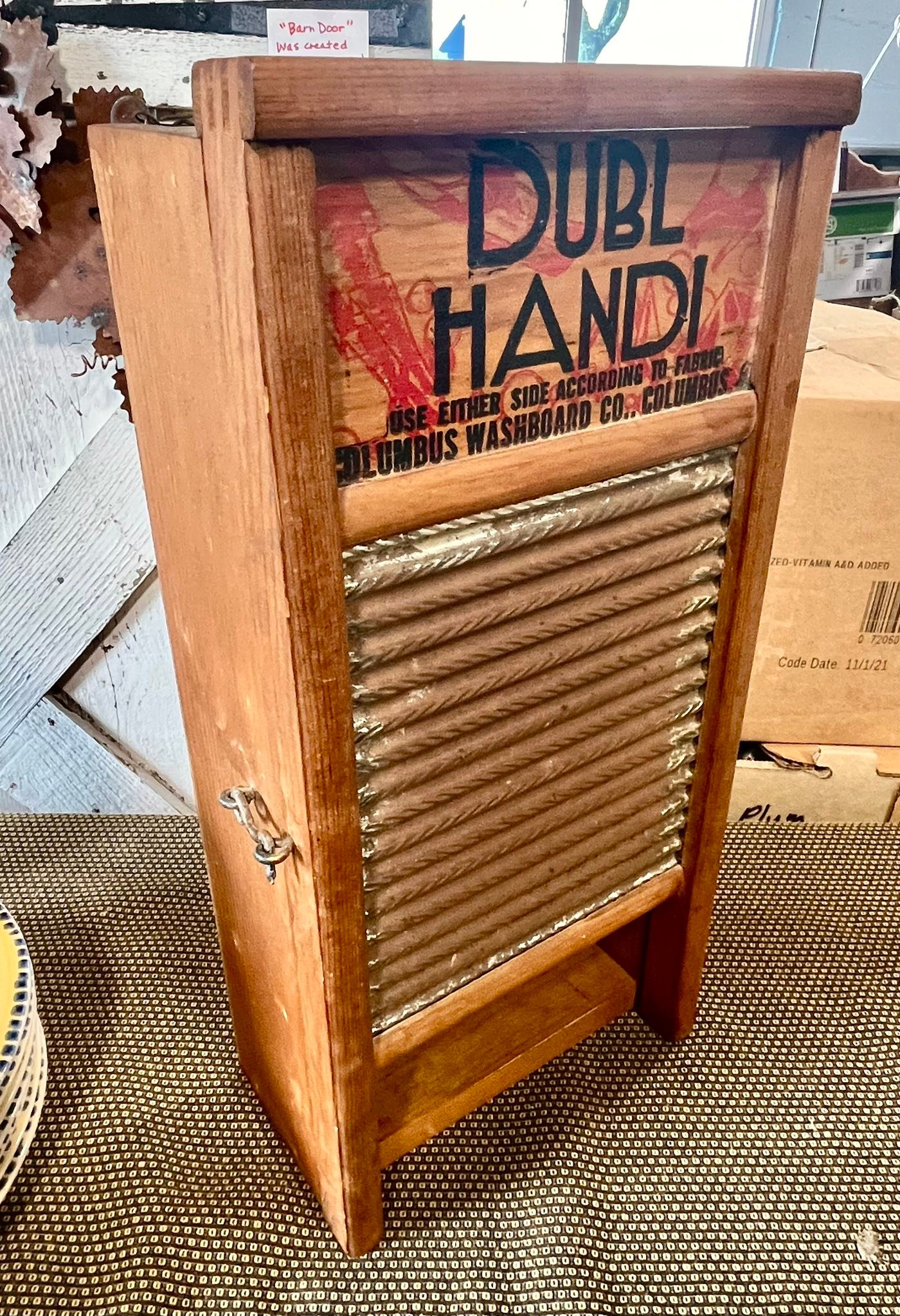 This is the coolest upcycle for a vintage washboard!! DUBL HANDI 