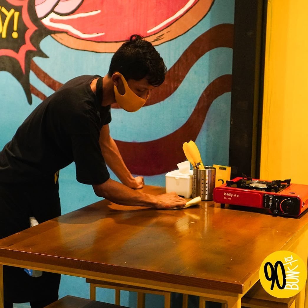 90bun Kami Selalu Membersihkan Dan Menyemprot Disinfektan Setiap Kali Konsumen Selesai Makan Dan Meninggalkan Meja Karena Kesehatan Dan Kenyaman Konsumen Adalah Prioritas Kami Avoid Covid Go Cashless