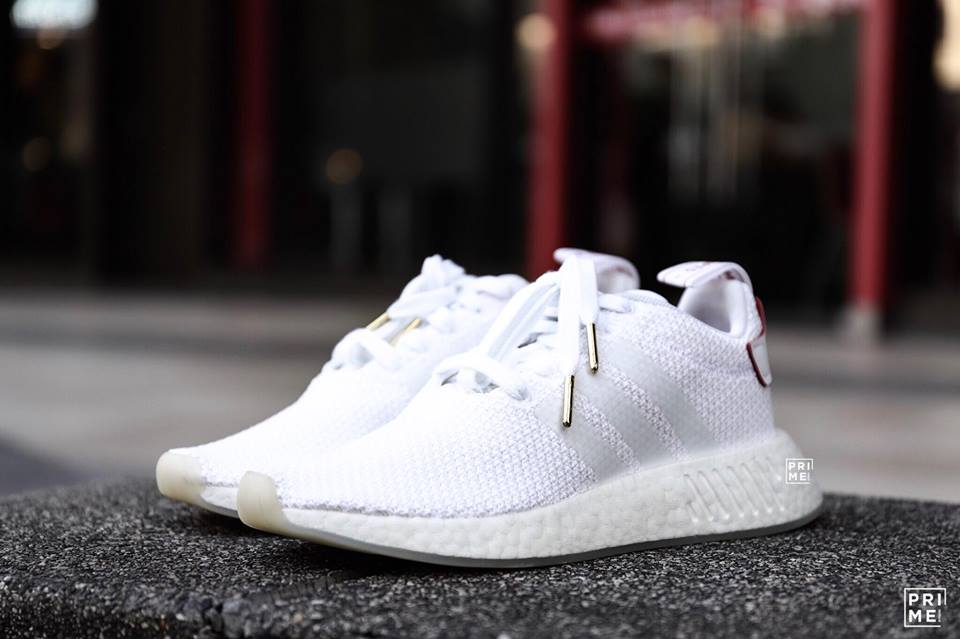 Gateway Ekamai - NMD R2 Chinese CNY Limited สีขาวๆ สวยๆ...