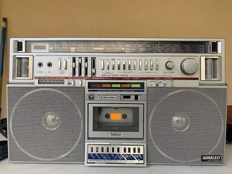 Vintage toshiba radio cassette
