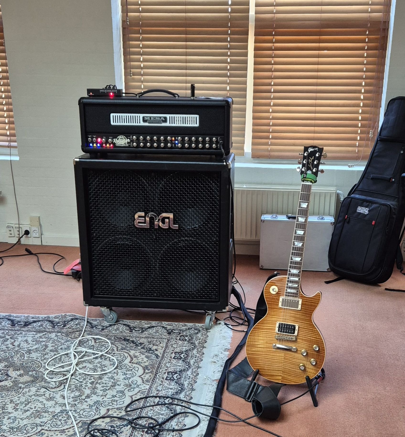 Fractal FM3 and Voodolab midi switch with Mesa Boogie Roadking II