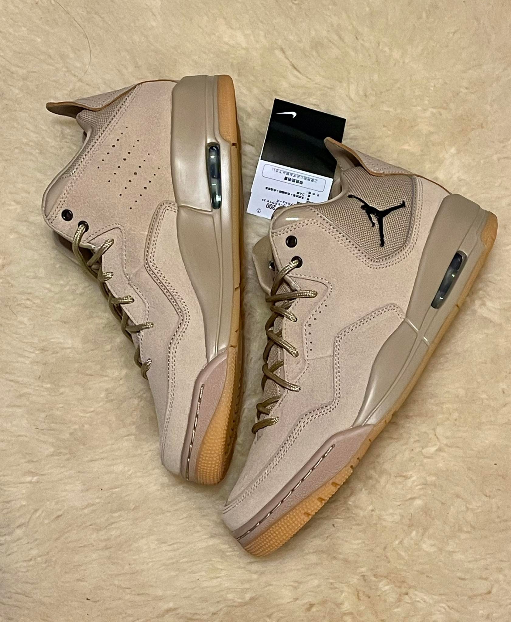 Jordan Courtside 23 28 available size #jordan #sneakers #court 