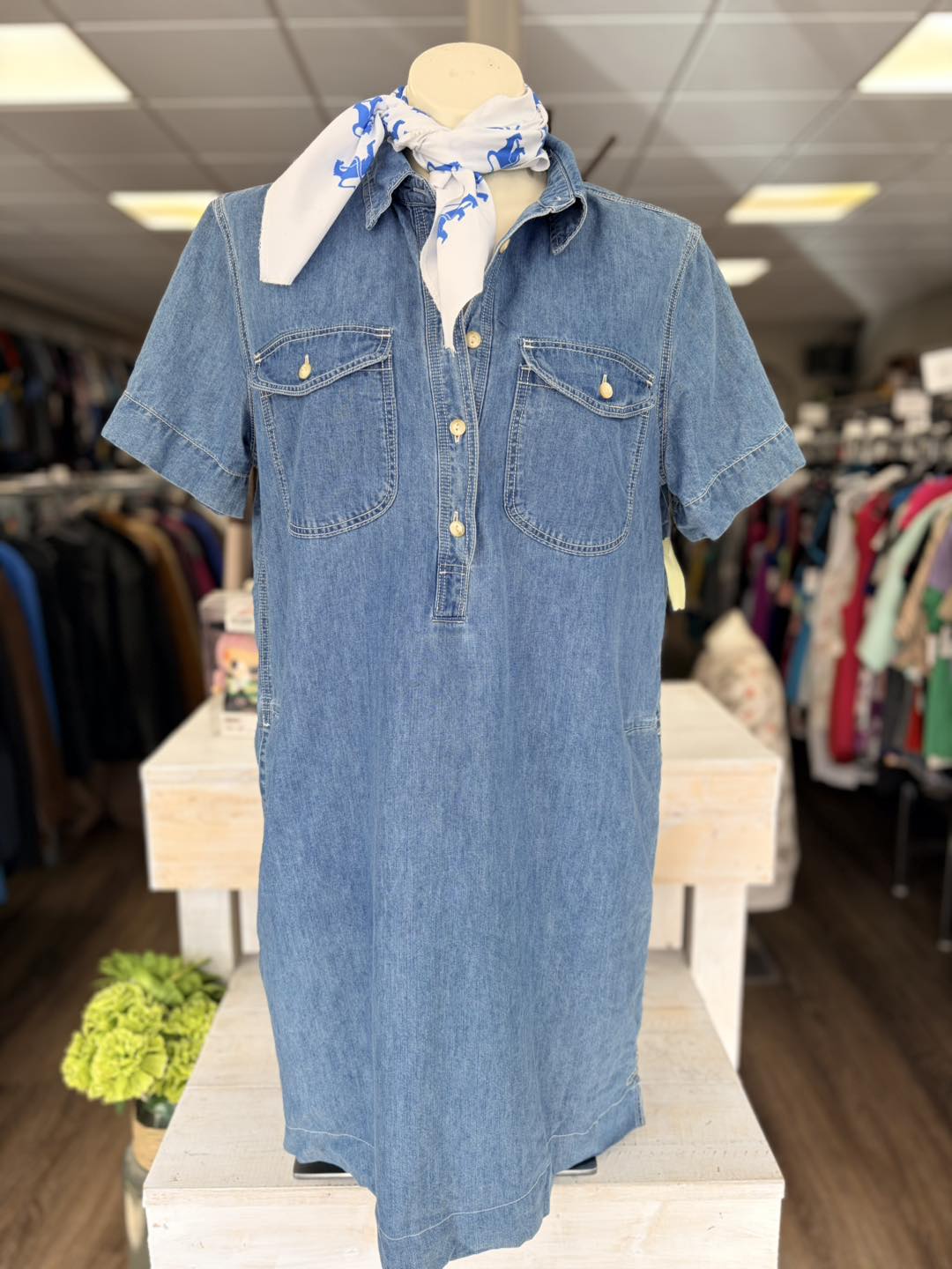 denim shirt dress with scarf done right 💙 Size M Roots denim $19.99 $4.99 Alkepwun Women's Solid Sleeveless Color:Turq Material:Rhinestones and subtly elevated denim dress with scarf