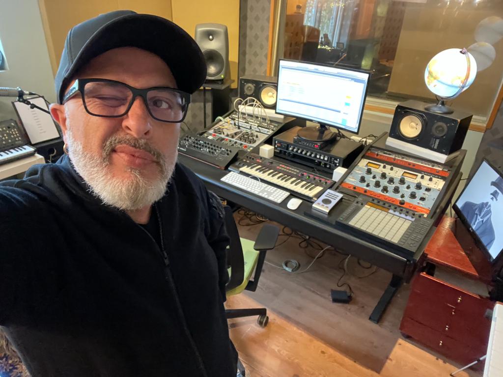 תנועות וחלקים בסלפי 🤪 בואו... - Patrick Sebag - פטריק סבג