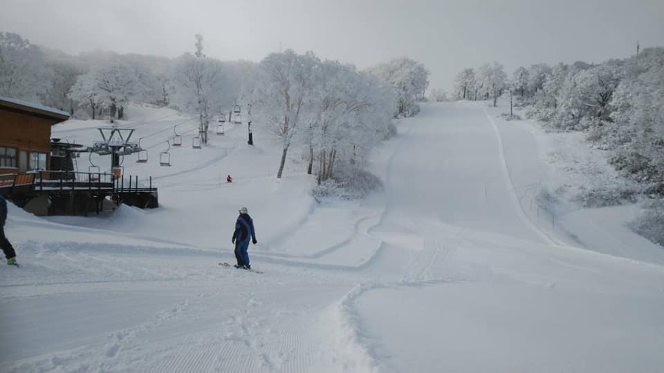 野沢温泉スキー場 12月10日 月 おはようございます 野沢温泉スキー場オープン1日目です Facebook