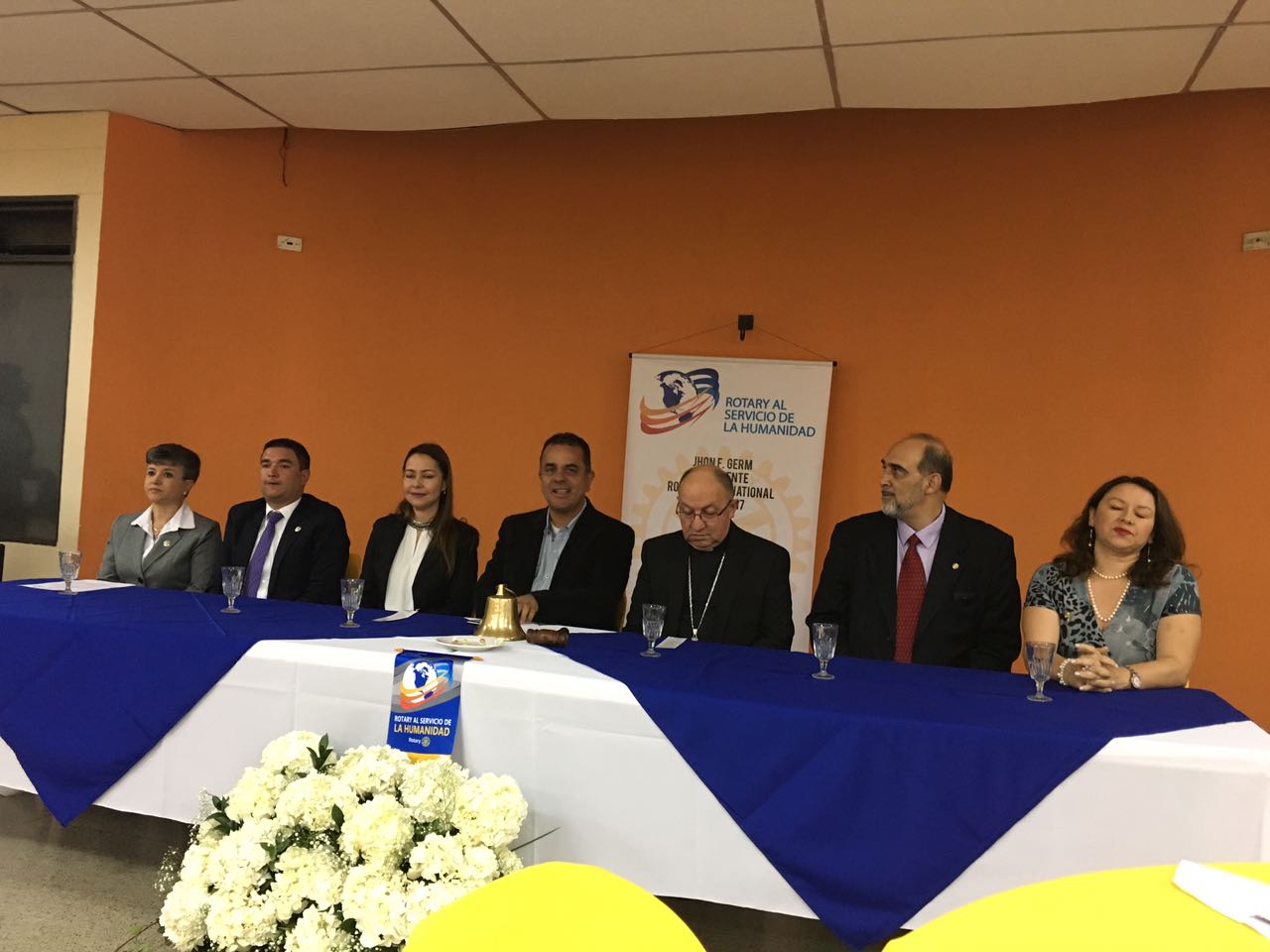 Club - En la mesa principal: María Patricia Obando, madre Luis Felipe ...
