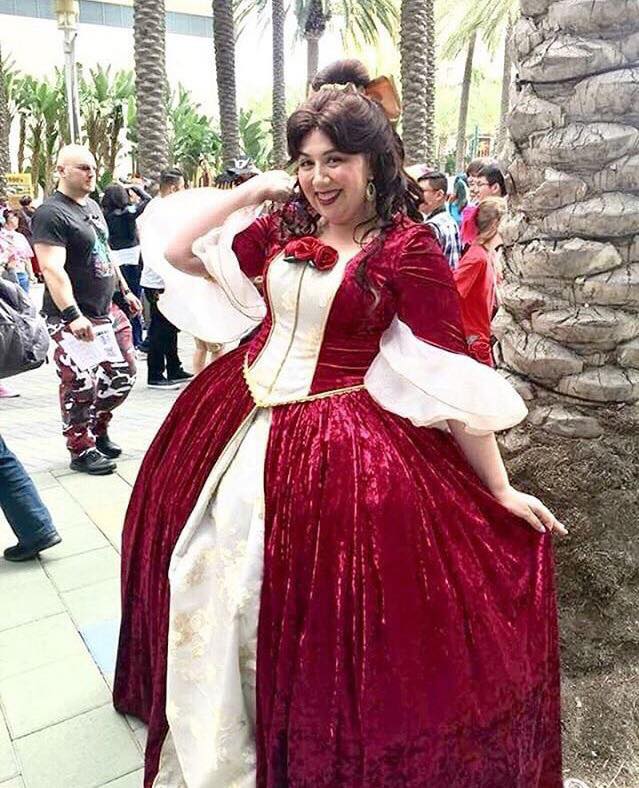 Belle is simply stunning in her Christmas Dress at the EPCOT Festival of the Holidays 😍