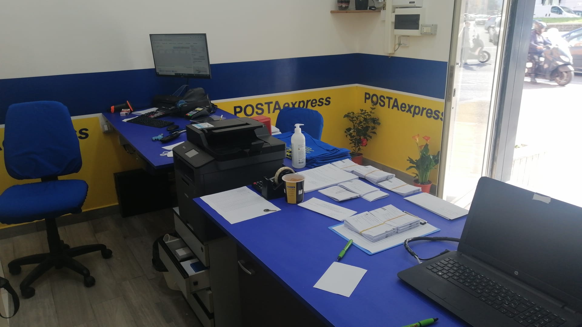 Posta Express Fuorigrotta | Naples