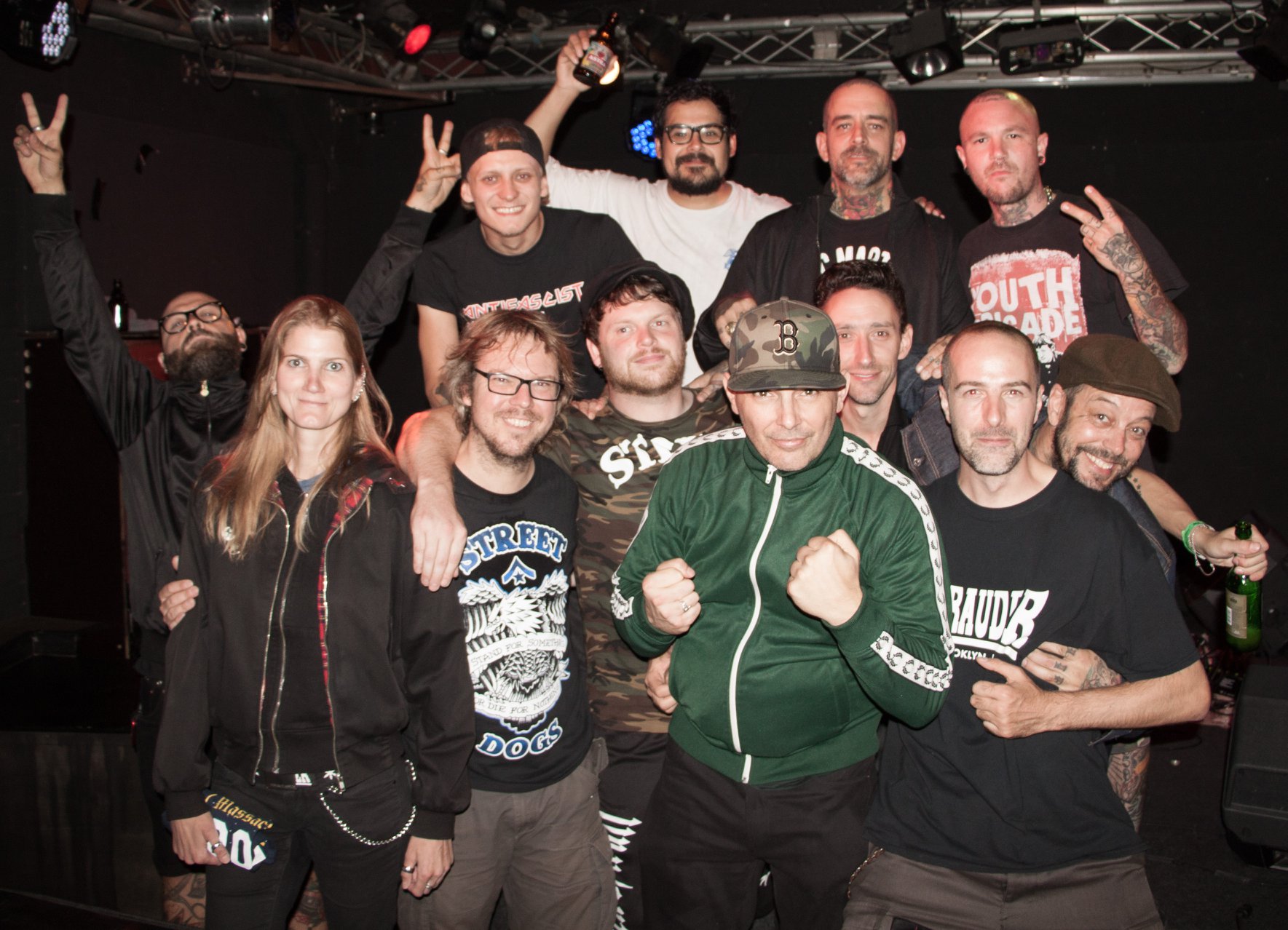ARRESTED - … und dann waren es plötzlich 16 Shows in 16 Tagen. Ein ...