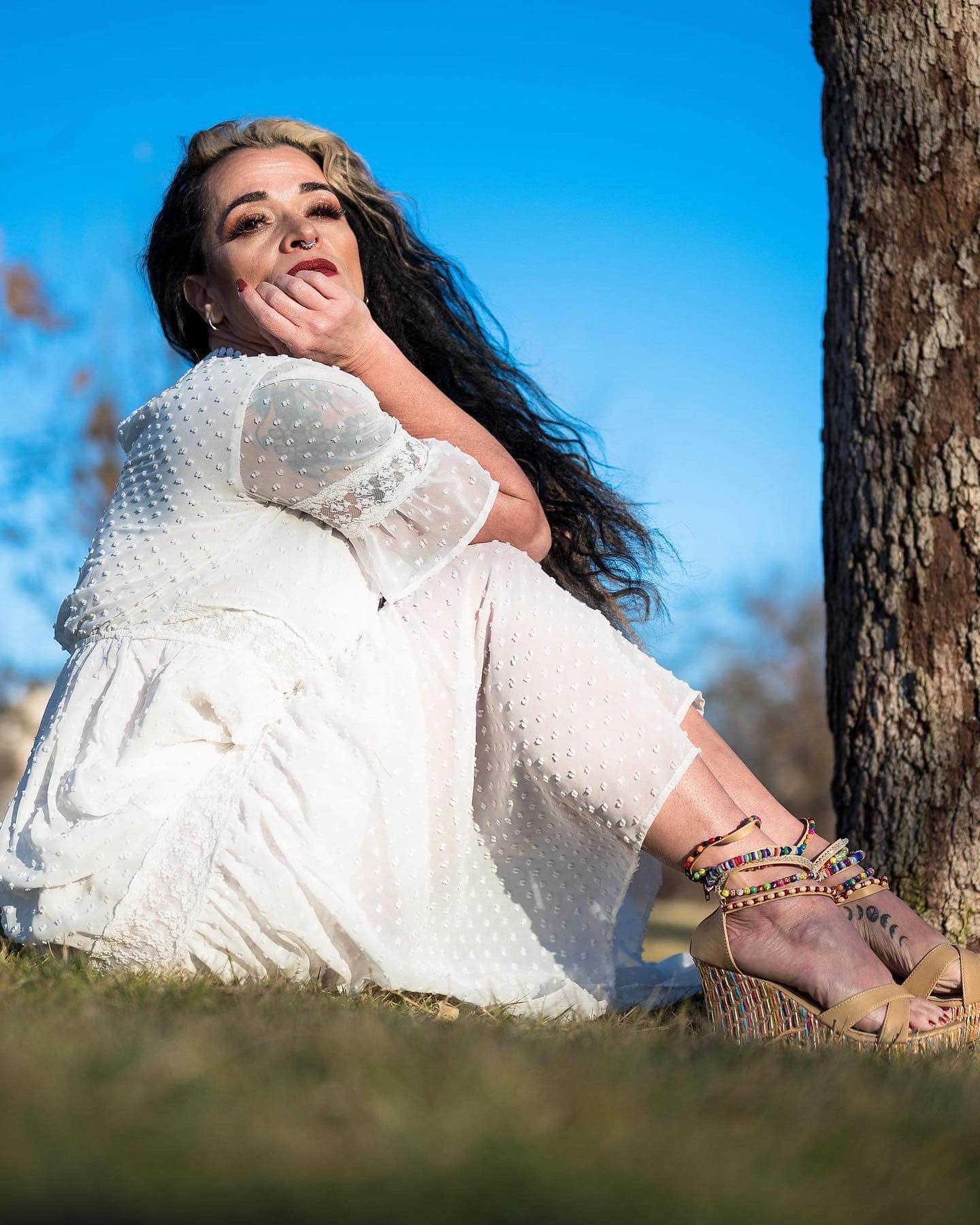 Landa Model - Spring 💜 Landa Model with Holdupbaby 📸... | Facebook