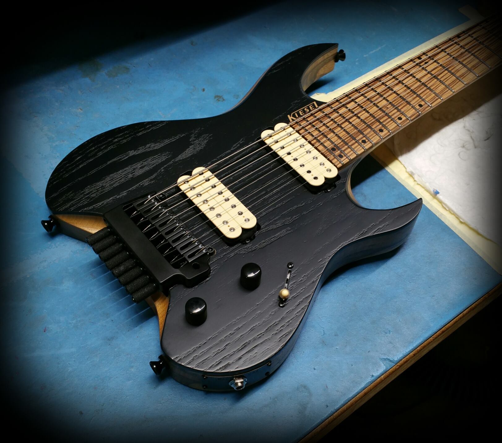 エレキギター kiesel v8x Kiesel - V8X (Vader) Jet black over ash body in a raw tone finish