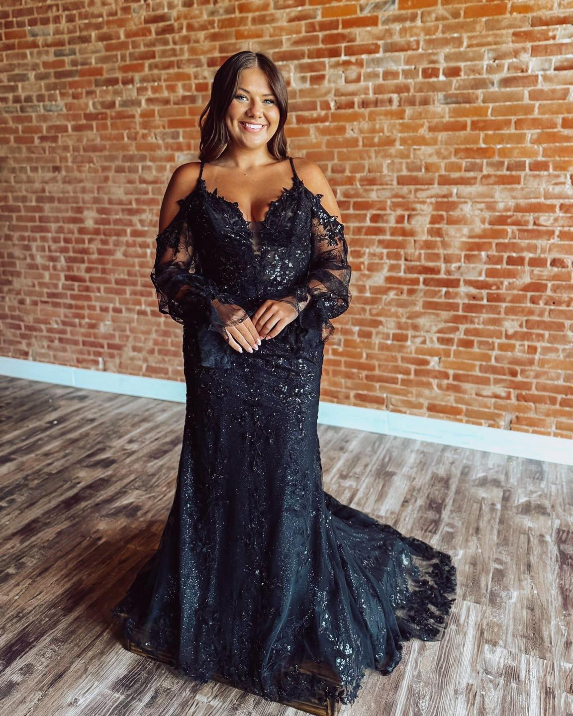 black glitter wedding dress Illusion Corset Straps A-line Split Tulle a wedding dress designed for creating a slim Black Glitter Flowers Tassels Off-shoulder