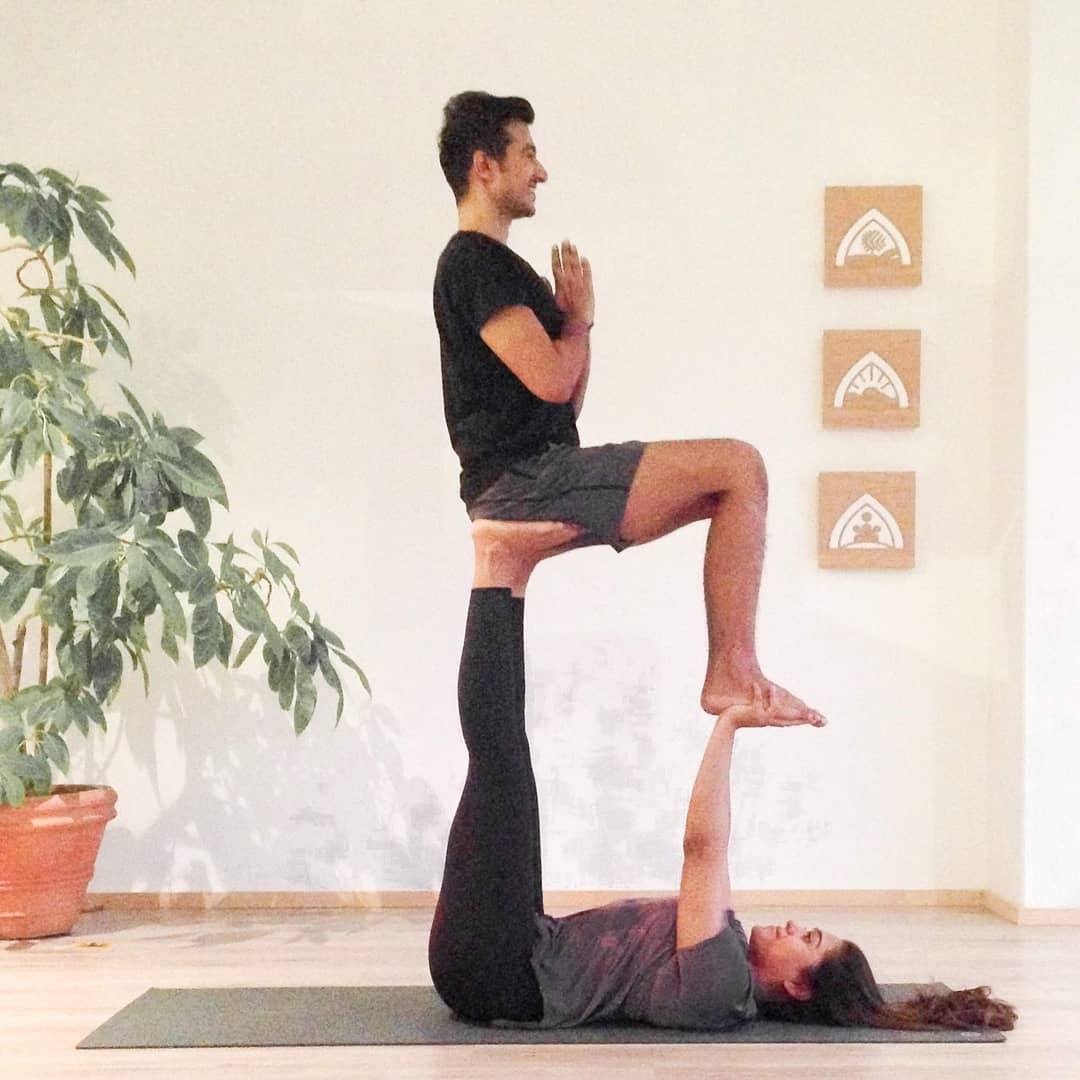 Ajlaan Yoga - Day 40: #Acrovinyasa challenge. Throne pose.  Facebook