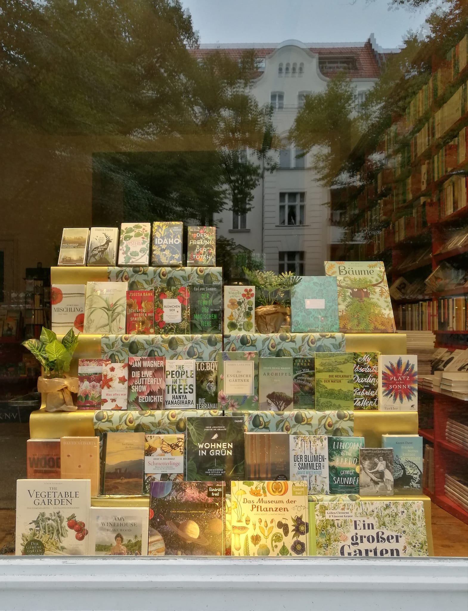Hacker und Presting Buchhandlung - After rain comes sunshine ☔🌂🌞 # ...