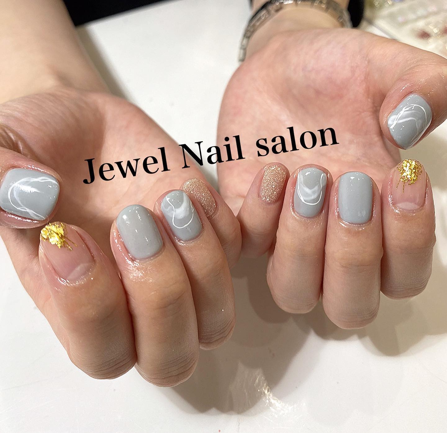 Jewelnailsalon 定額デザイン くすみカラーは お肌に馴染むので飽きにくいですよ 福岡 Fukuoka ニュアンスネイル ジェル ジェルネイル ネイル ワンカラー 秋ネイル デザインネイル オフィスデザイン Nail ネイルサロン ニュアンスネイル ちゅるん
