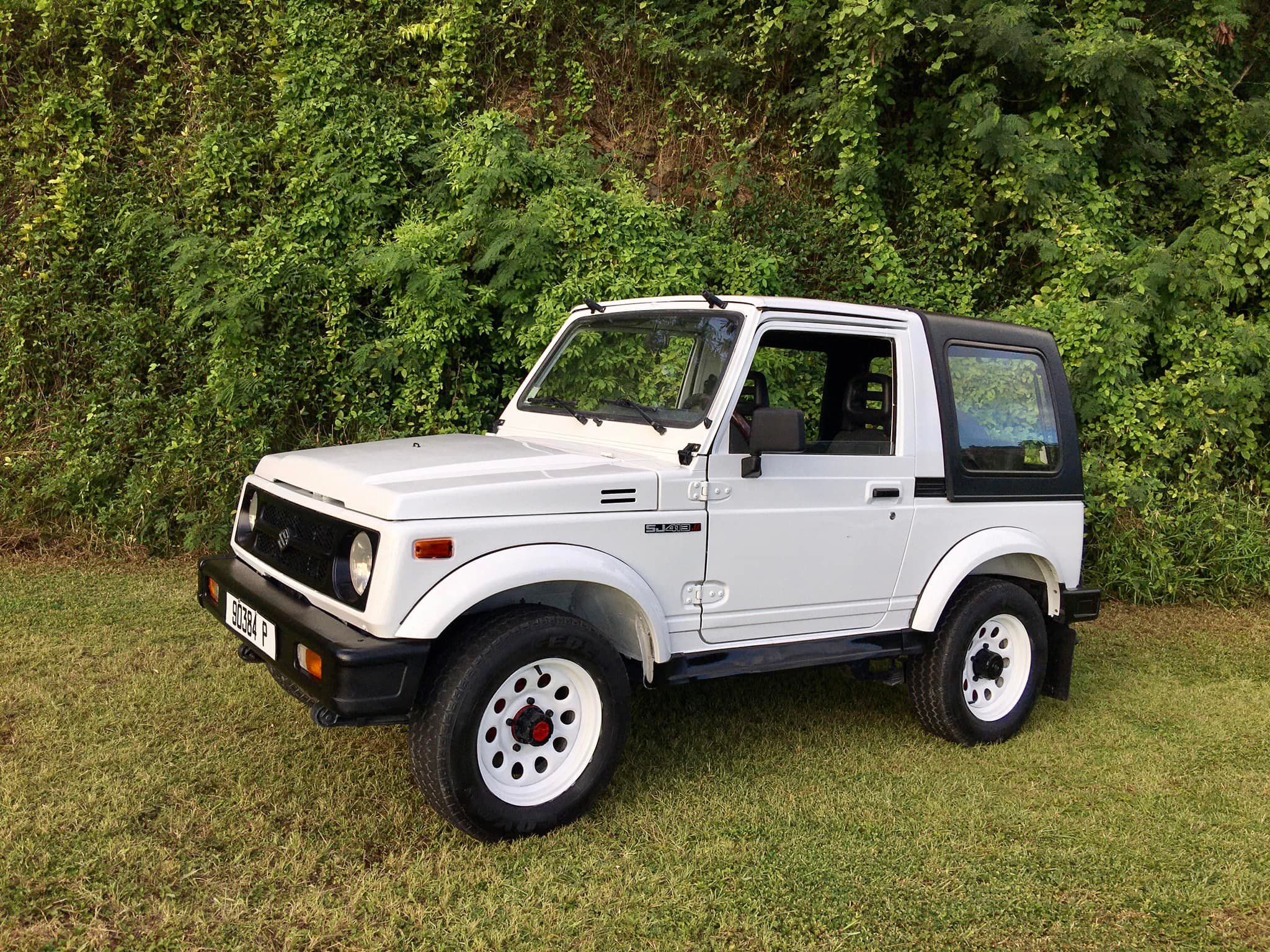 パゾリーニ 1992 Suzuki samouraï SJ413 JX - French Polynesia