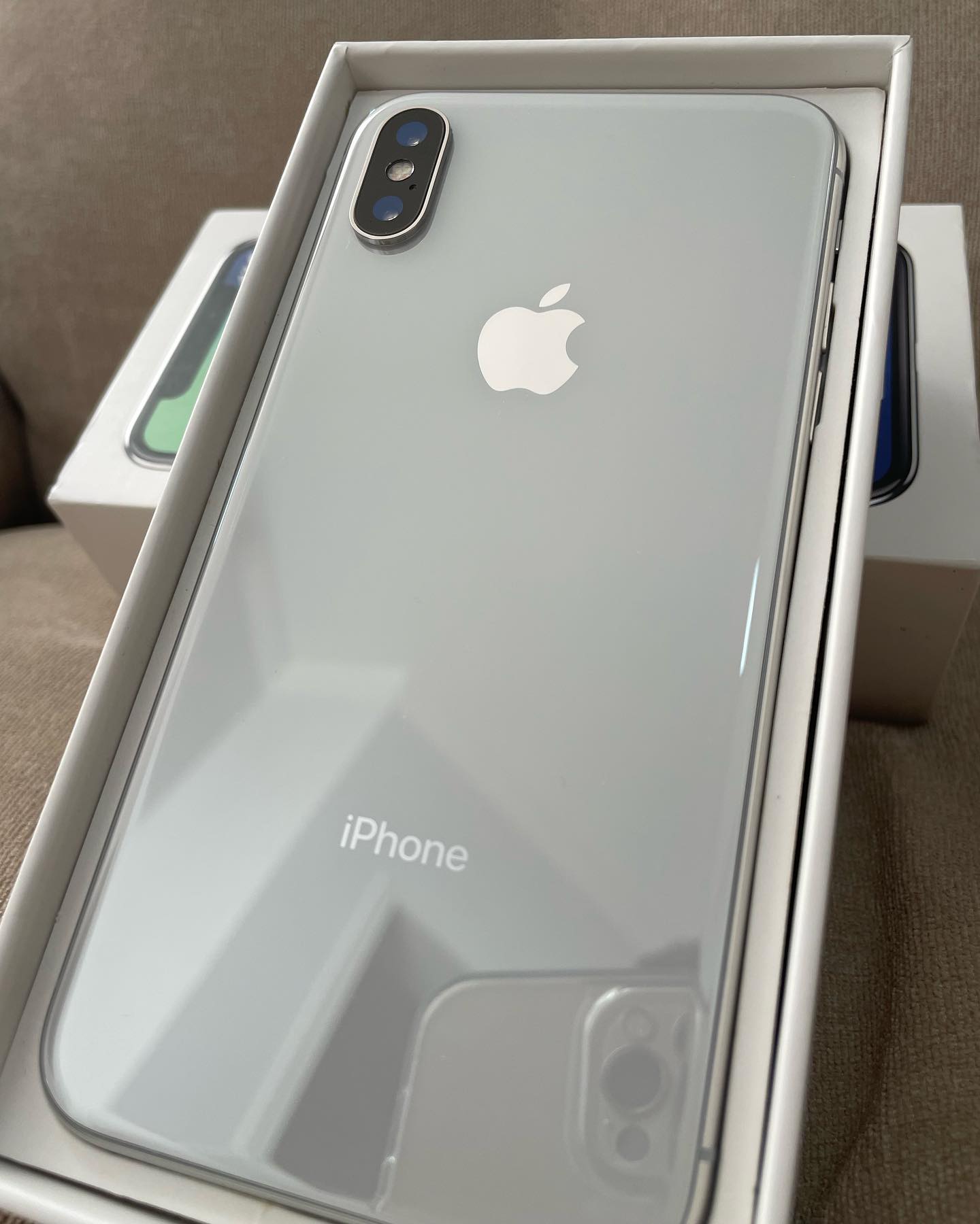 Baldi's - VENDIDO! IPhone X 64GB Branco - Seminovo 🔋85%... | Facebook