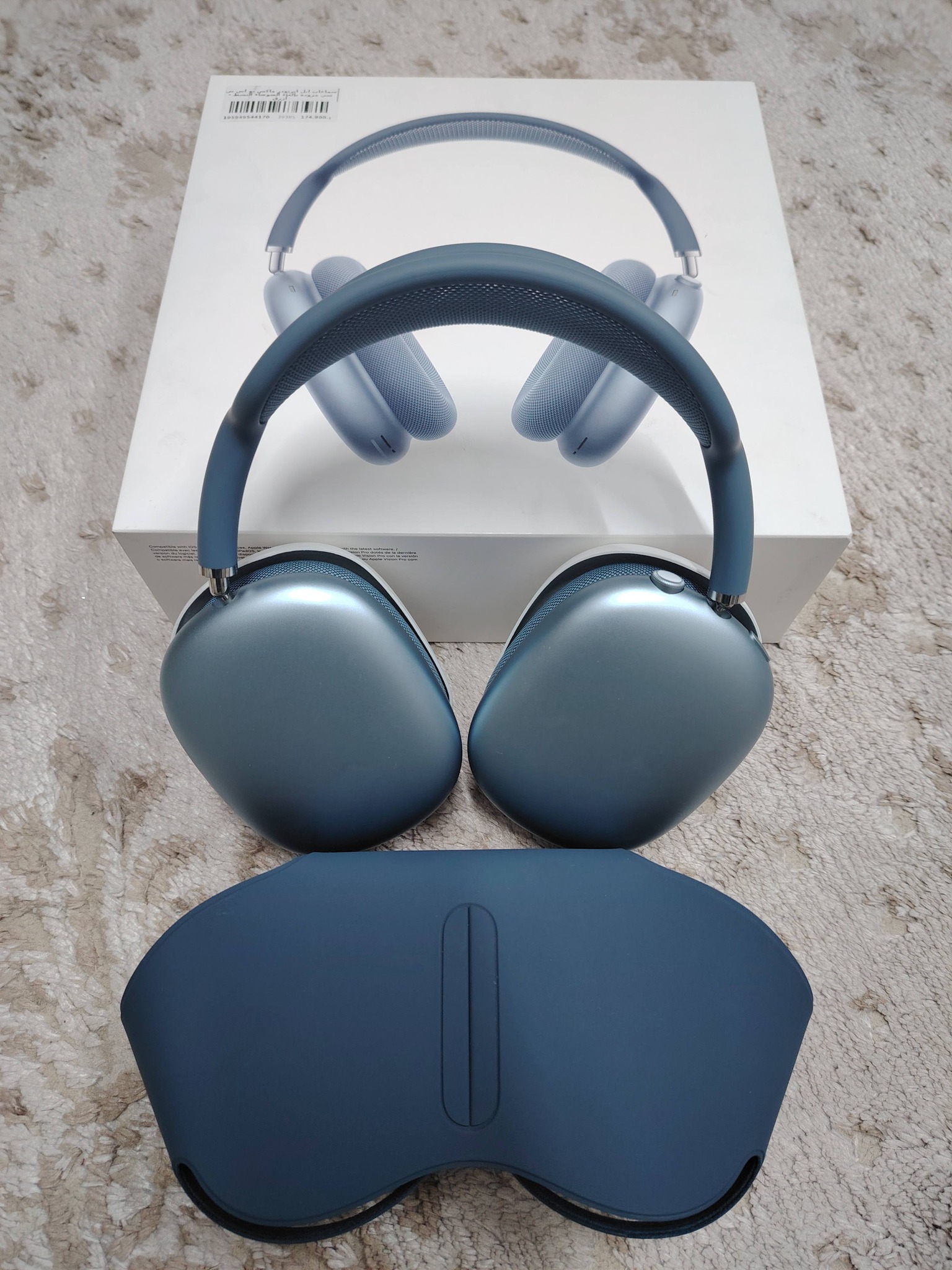 20 days old only SLIGHTLY USED Apple airpods max TYPE C BLUE  display picture 1
