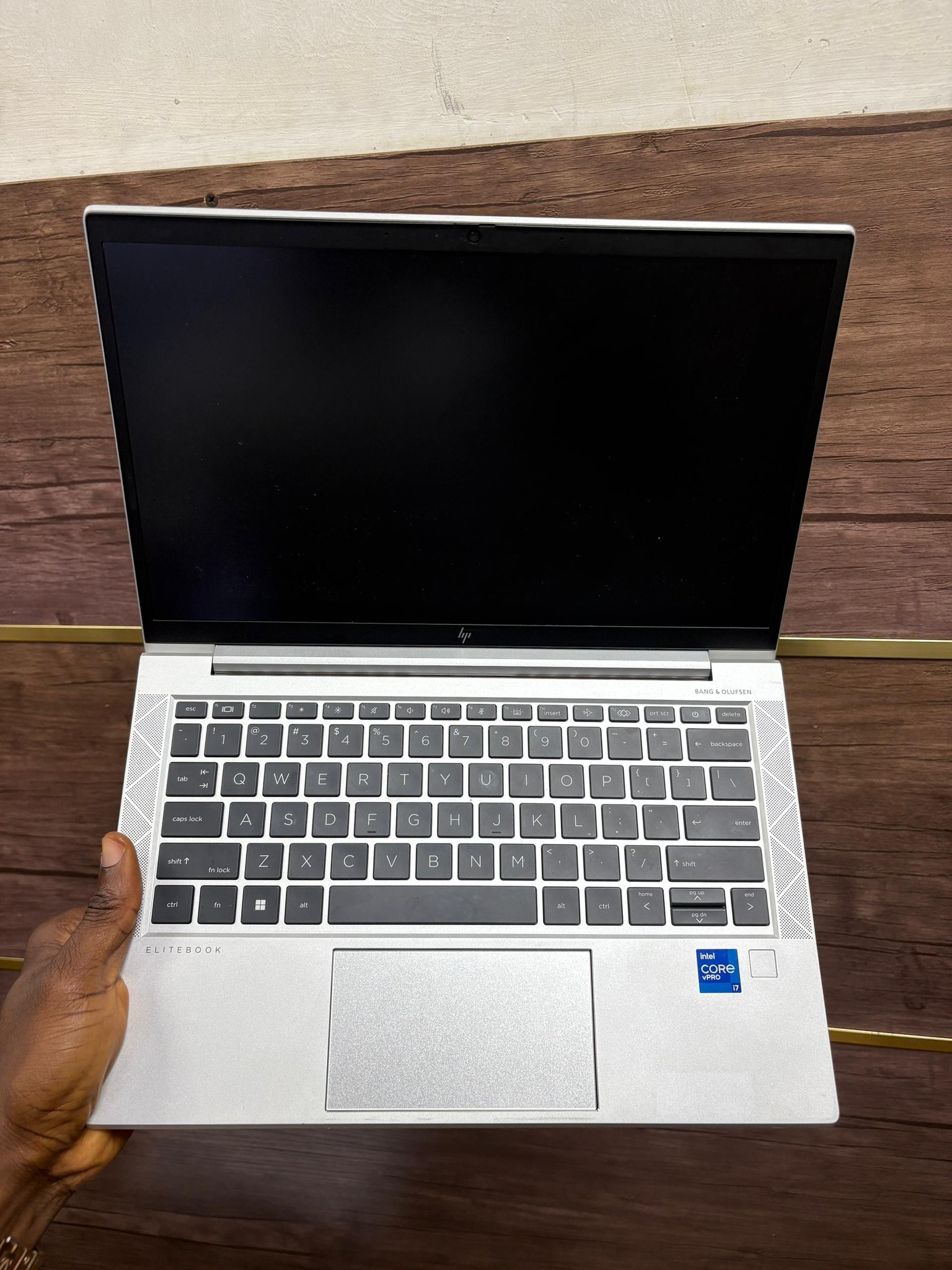 HP EliteBook 830 G8 - 11th Gen Core i7 - 512GB SSD - 16GB RAM 