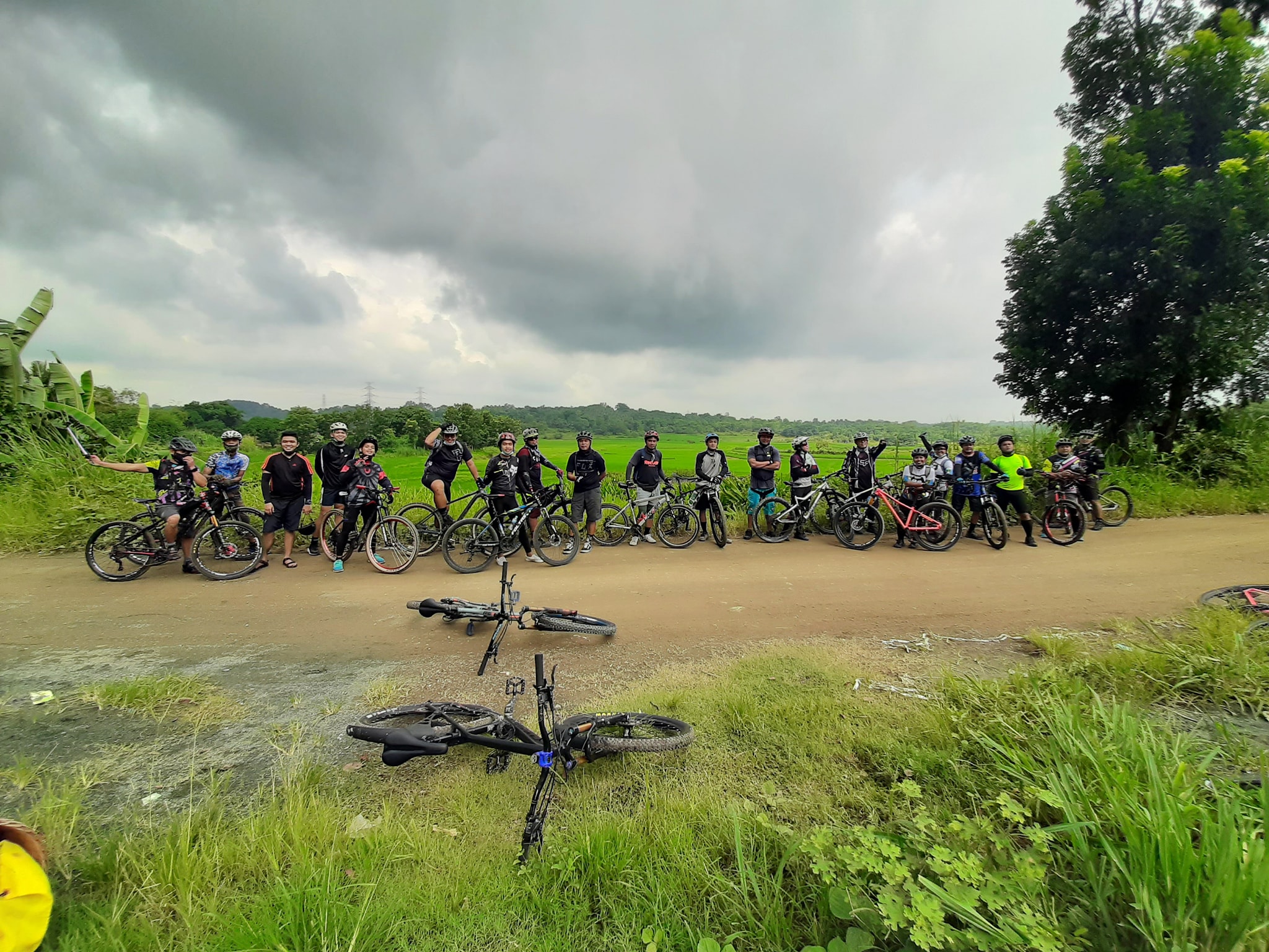AkosiDomsky - Otso Otso Falls 🚲 📌Macabud Licao Licao|...