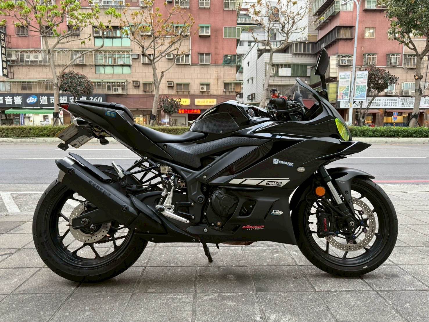 YAMAHA R3 2020 全車改裝滿滿 無事故保證 車況漂亮 整車都改好了 直接下賽道 隨便賣 就賣你8.8萬帶回家‼️ ...