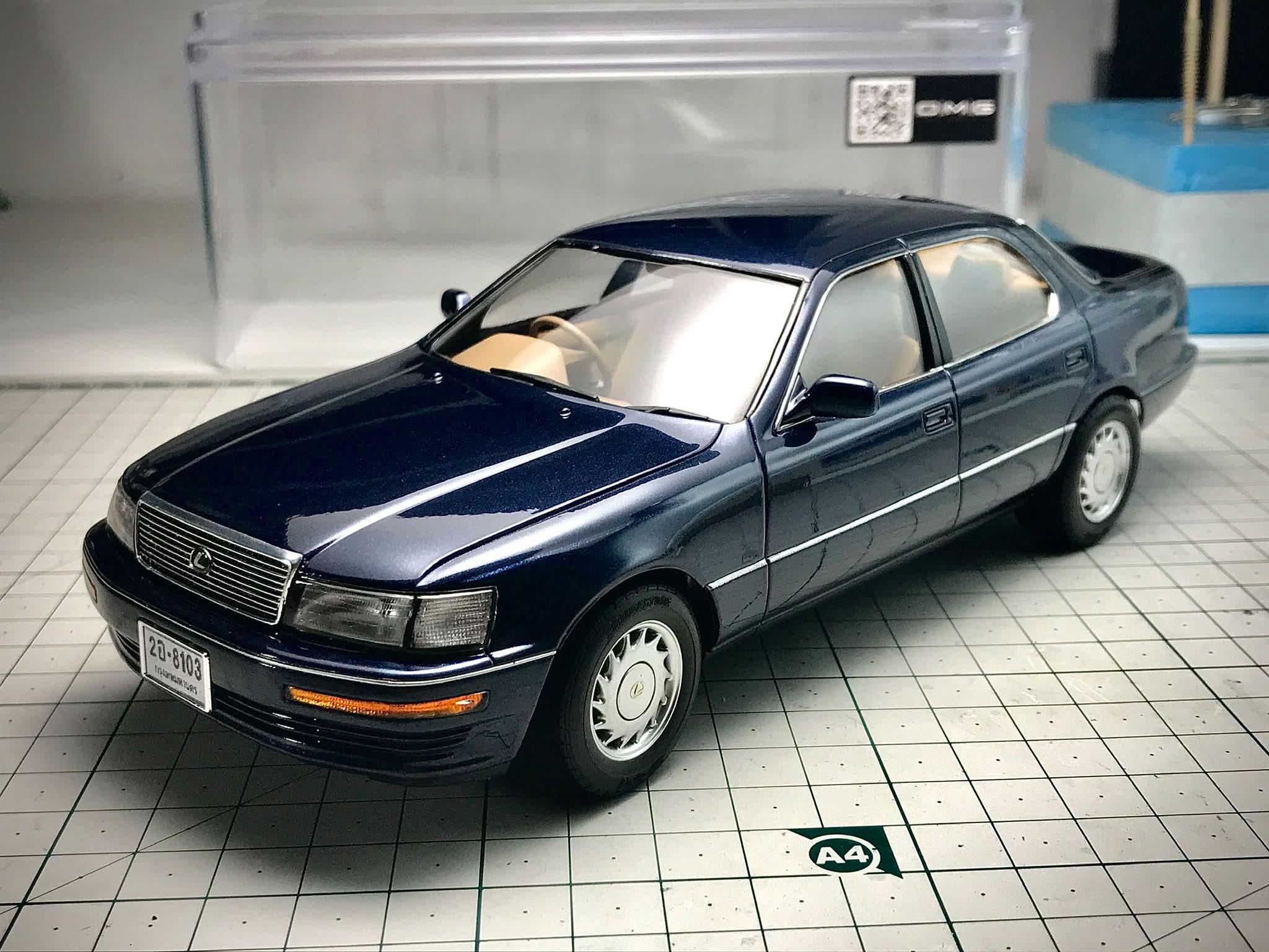Tomica 1/64 scale 1998 Lexus LS400 diecast model