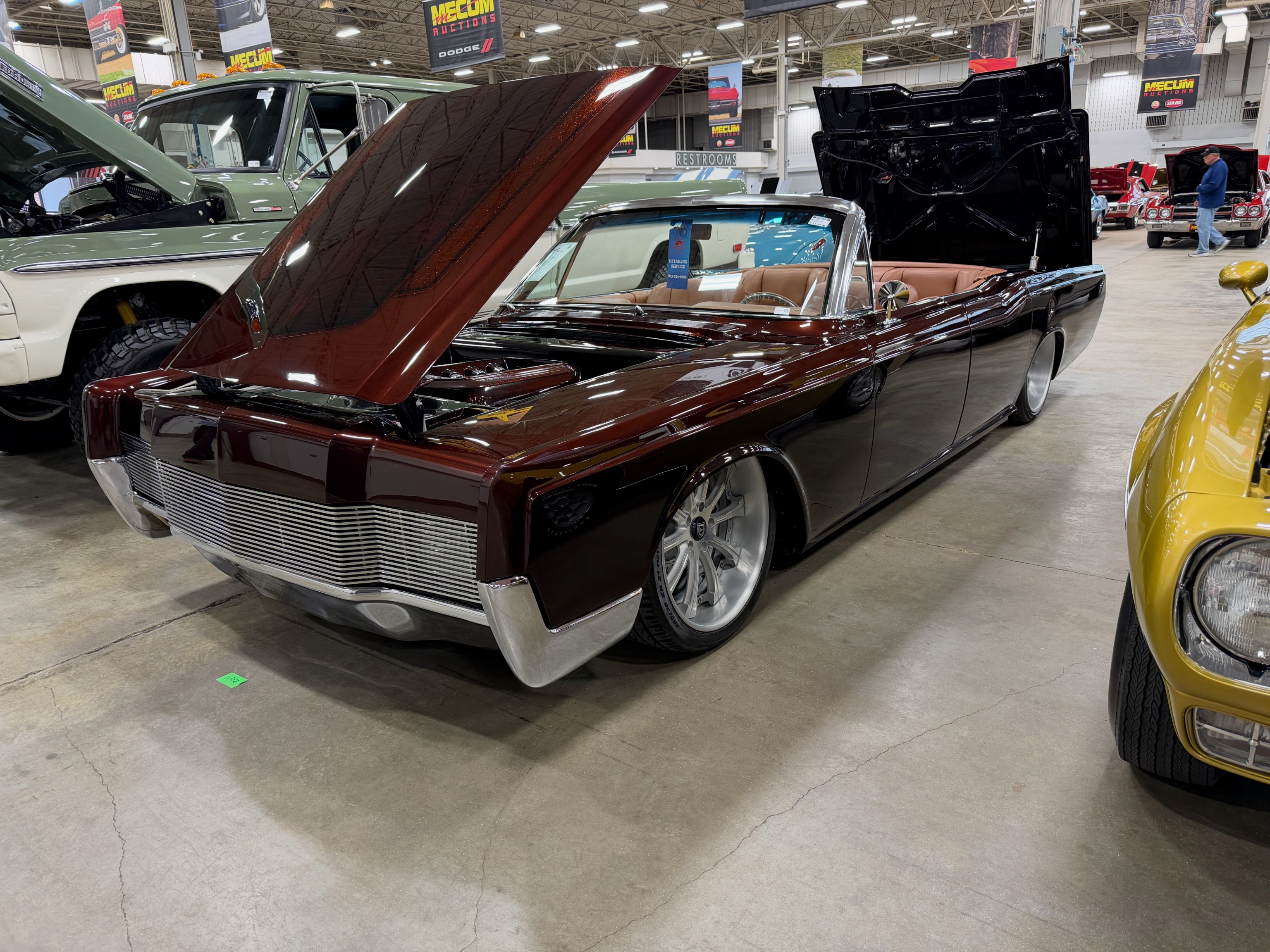 The Gas Monkey crew put their wild touch on a 1970 Lincoln