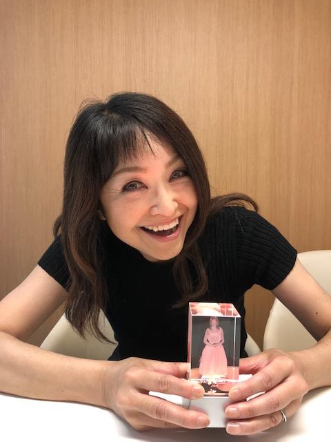 クリスタル・フィギュアの続報です。 石川ひとみ本人も大変お気に入り
