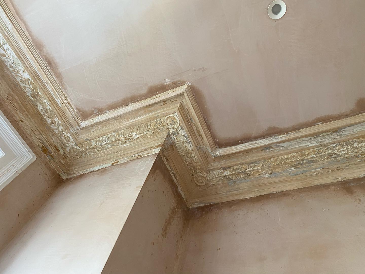 Bespoke Cornice Ltd added a new photo. - Bespoke Cornice Ltd