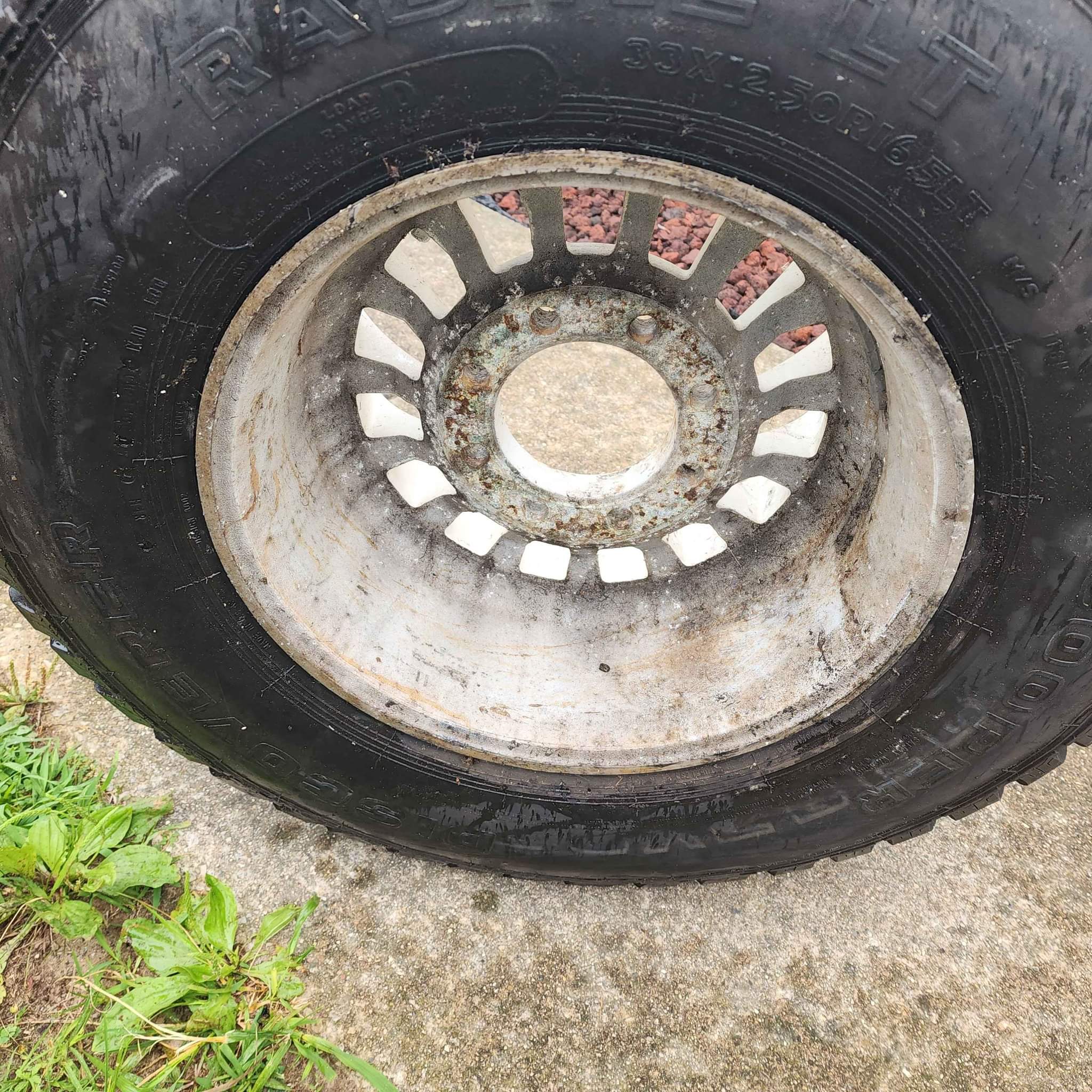 8 lug ford chevy dodge alumn hurricane rims 16.5 by 11 - Car Wheels ...