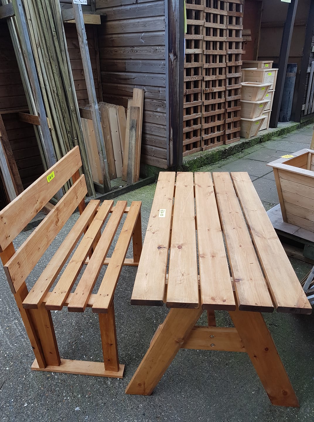 Splinters Diy - Table £50 140cm x 63cm x 70cm Bench £40...
