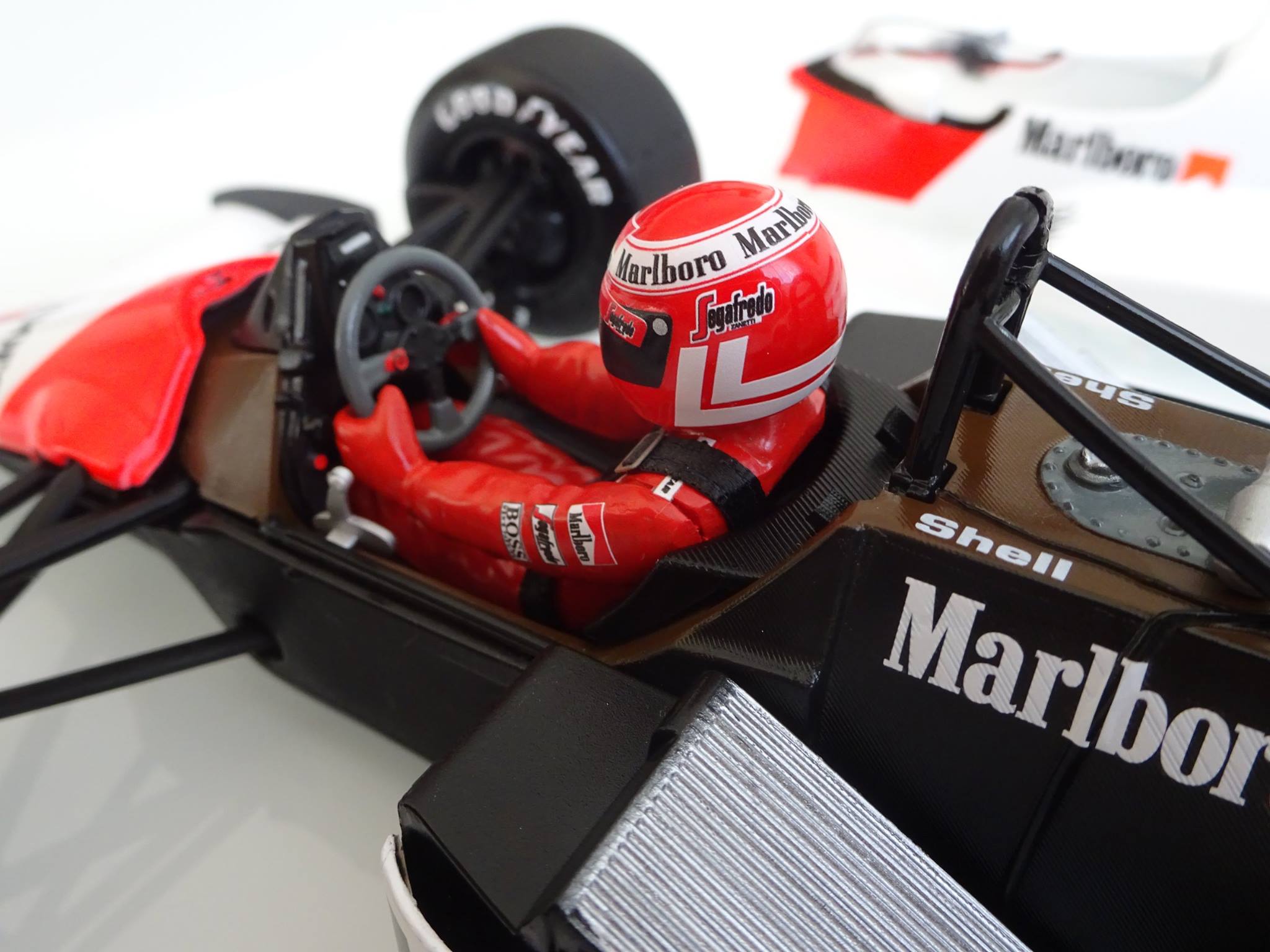 1/18 TECNOMODEL - McLAREN - F1 MP4/1C No. 8 USA LONG BEACH GP