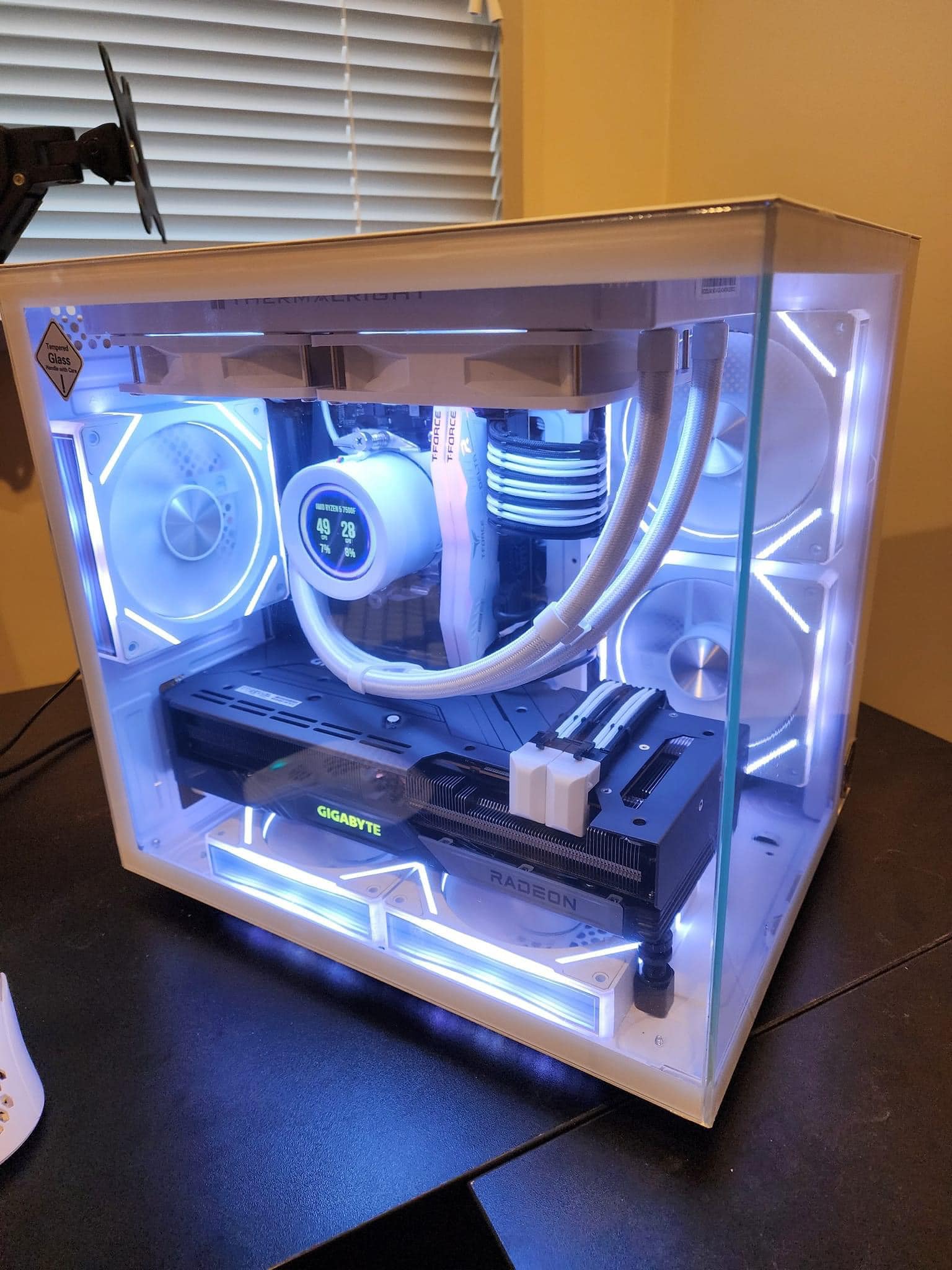 Ryzen 5 7500F and RX 7800 XT gaming PC specs review