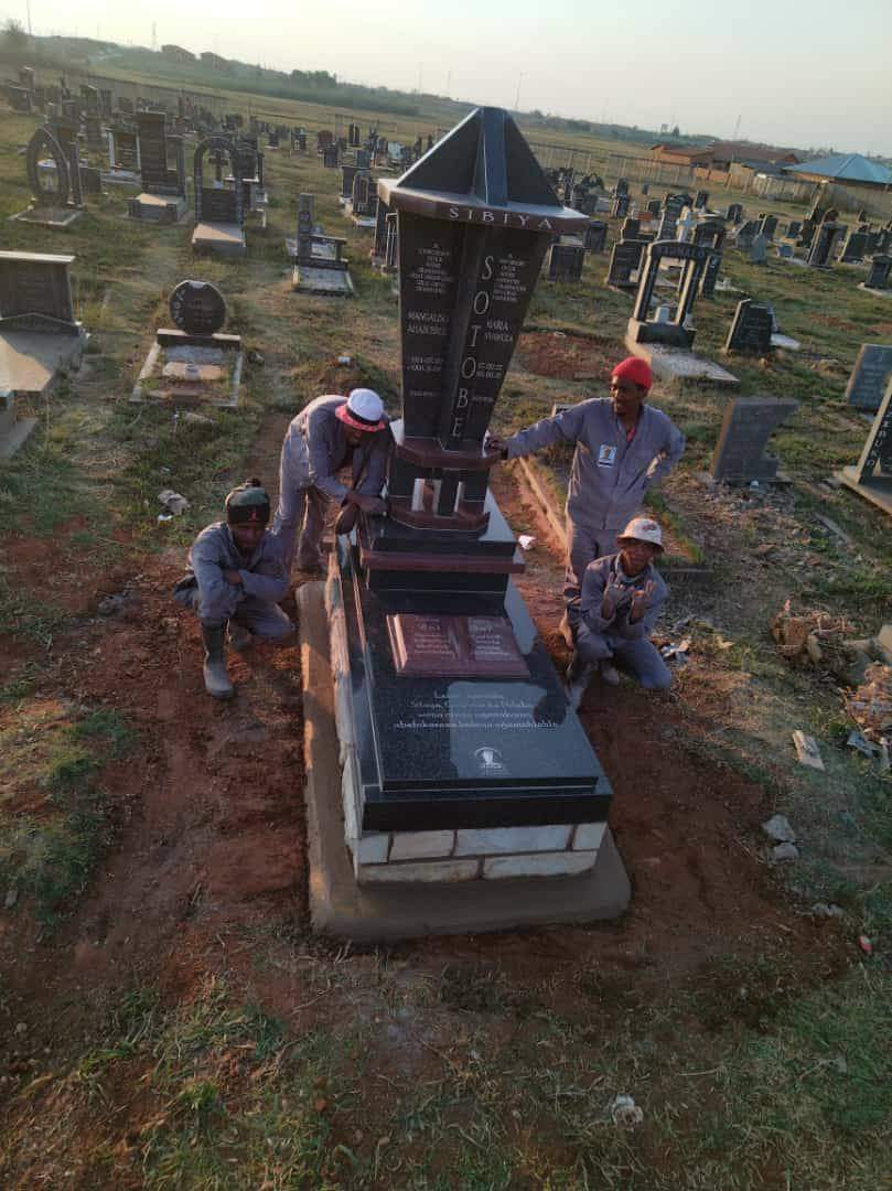 Shayl MJ Tombstones