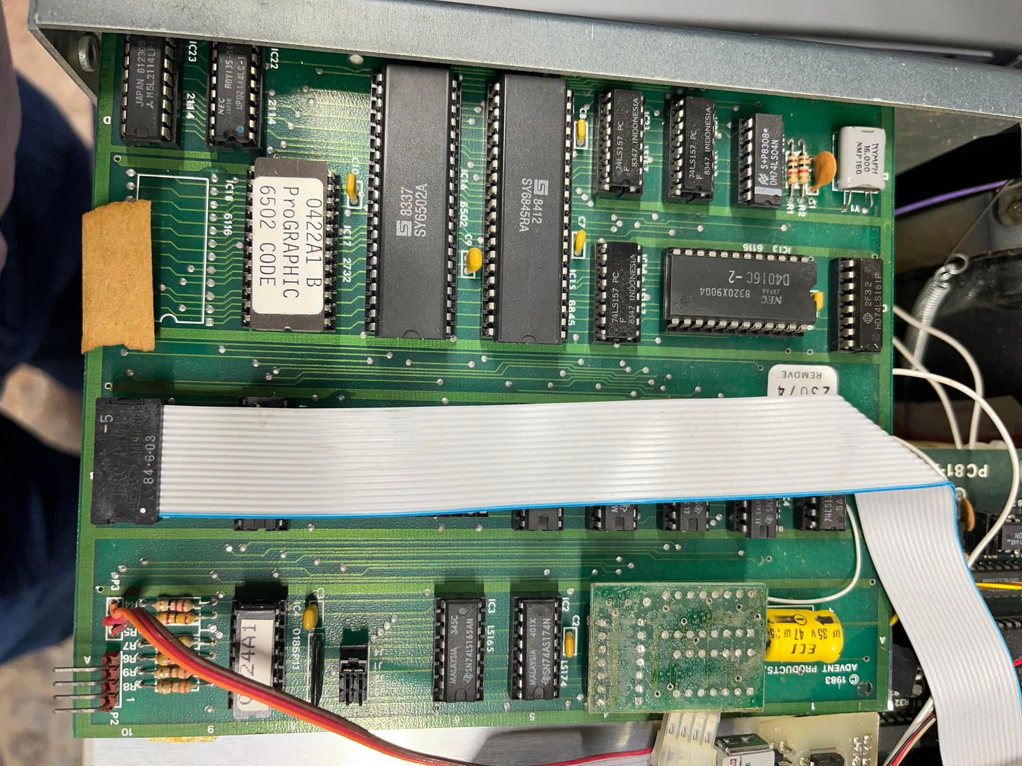 Advent external monitor adapter in K4 '83?
