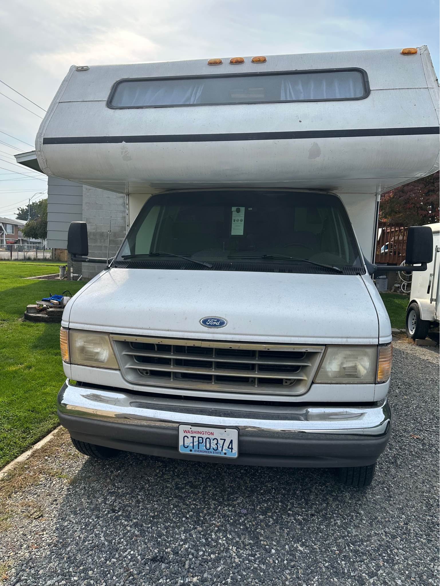 RV Ford 1997 Motorhome, motor 7.5 77 miles 23.0 ft long sleeps 6 people ...