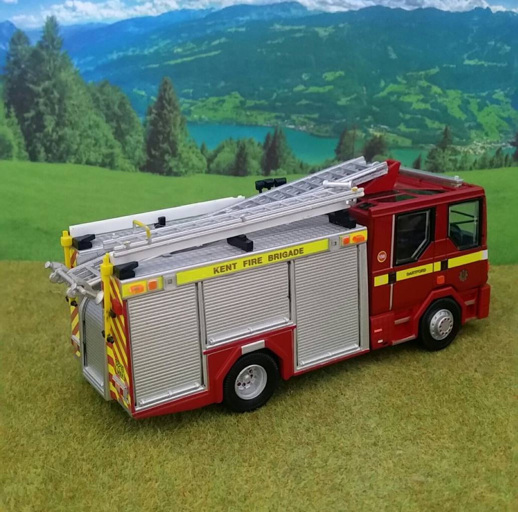 Rare 1/16 scale Dennis fire engine model found at swap meet
