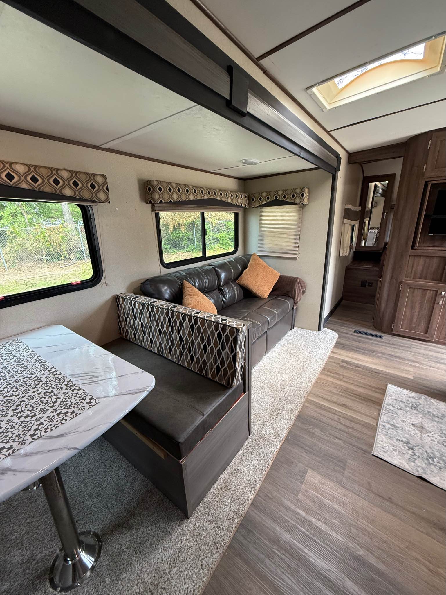 2017 Evergreen 32 feet long Travel Trailer Bunkhouse lightweight Travel ...