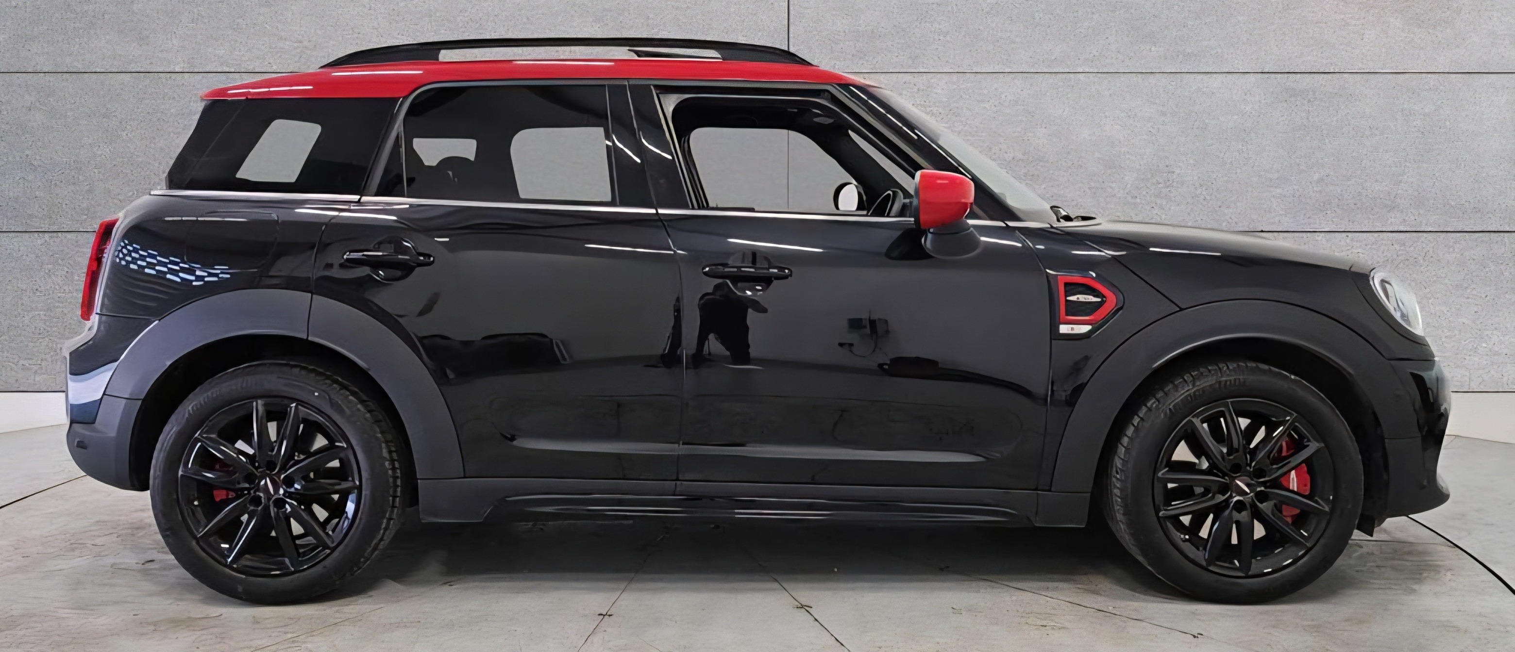 Mini Countryman JCW 18 inch alloy wheels with Bridgestone Turanza