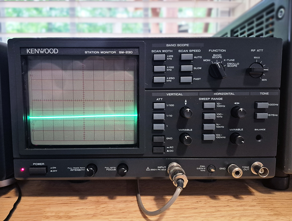 Why won't the SM-220 Station Monitor show waveform on a received