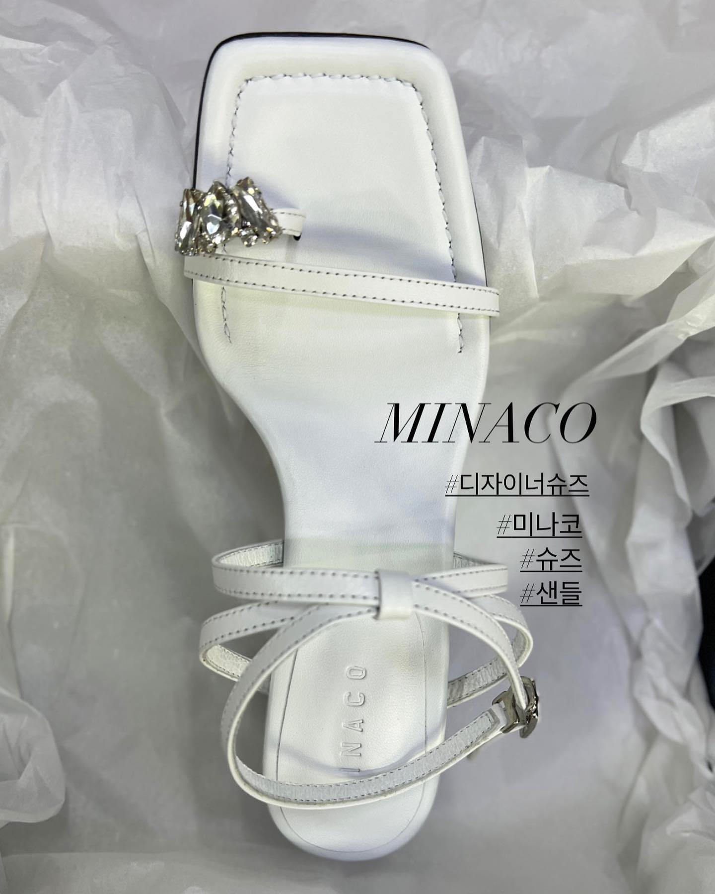Minaco - 미나코 크리스탈 쪼리 샌들…화이트 변경 주문입니다. 화이트 컬러 6cm.... | Facebook