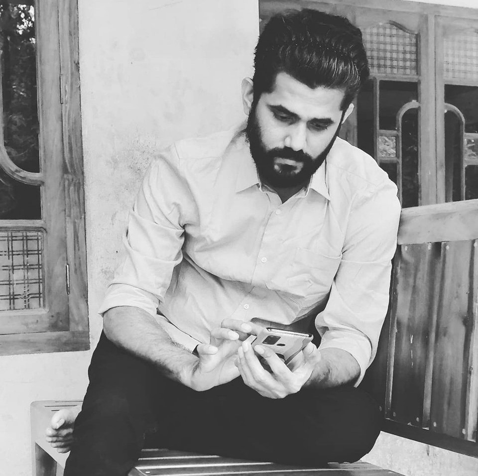 Jithin - പഴയ പ്രൊഫൈൽ പിക്ചറിൽ മെലാങ്കളിയുടെ അയ്യരു കളിയാണെന്ന ...