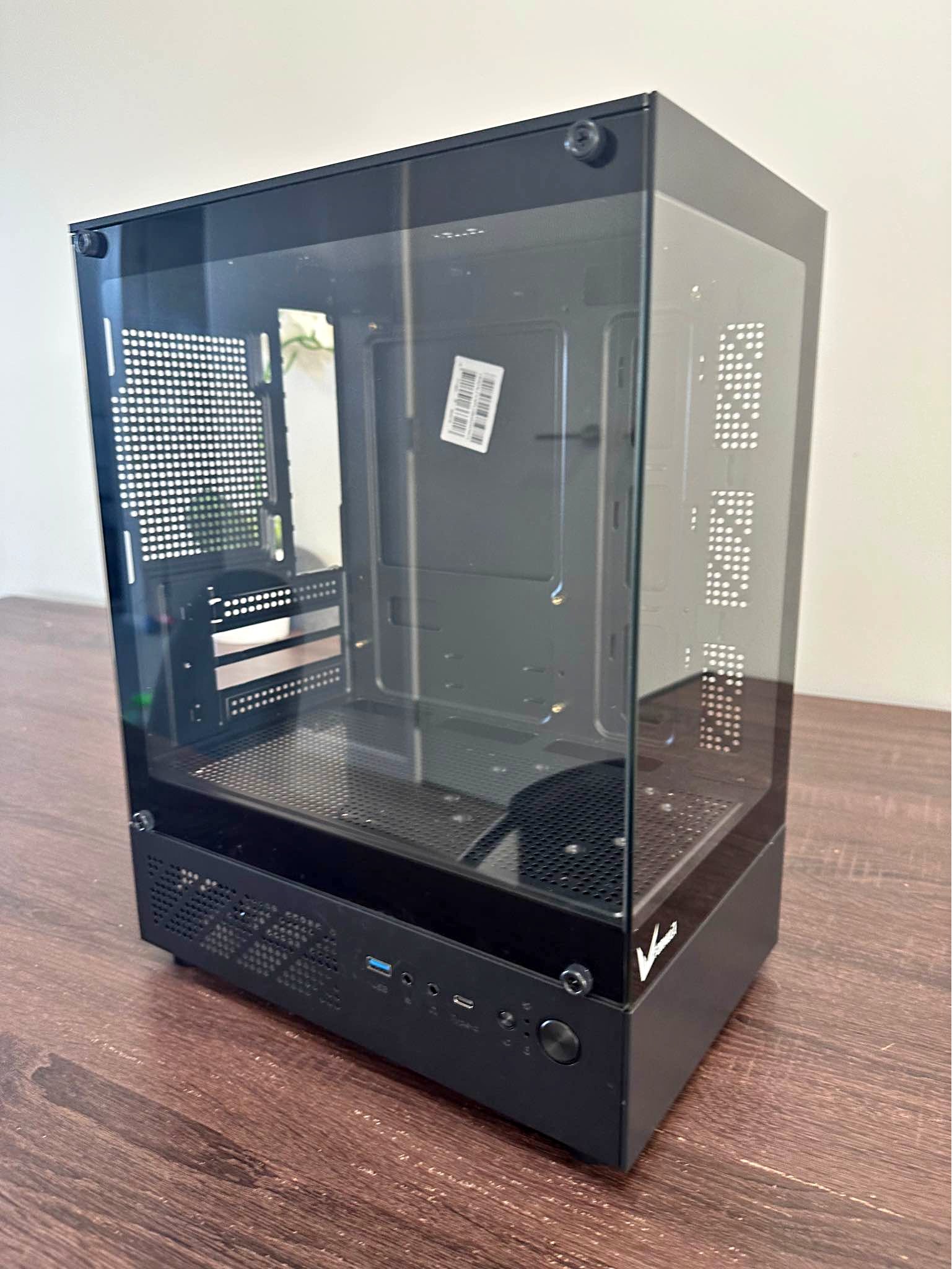 Formula V Line Crystal Z1CM Plus Black AR mATX Case - Computer Cases ...