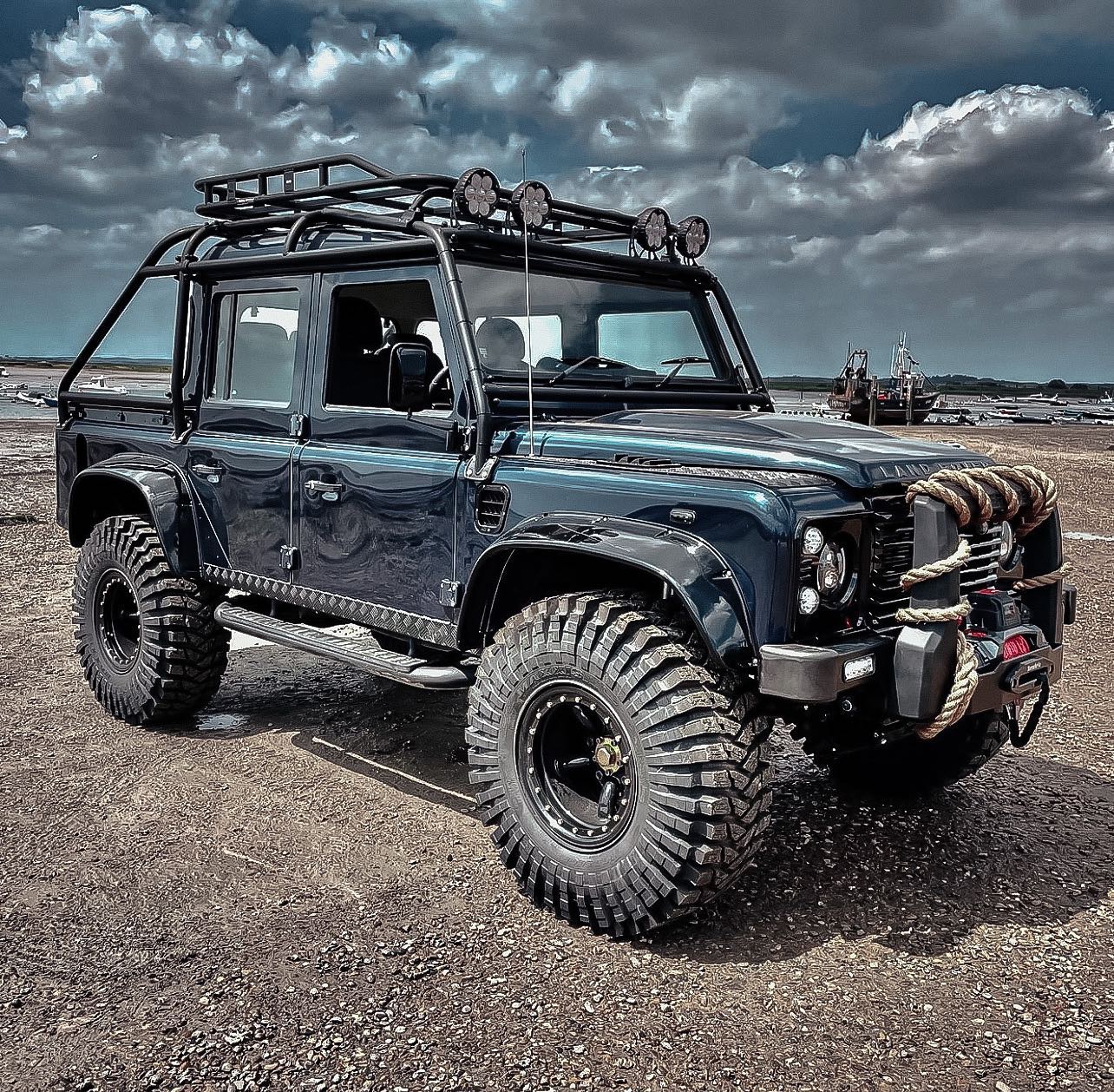 Defender_nature - How cool is this rig? 📸: @rstlandrovers... | Facebook