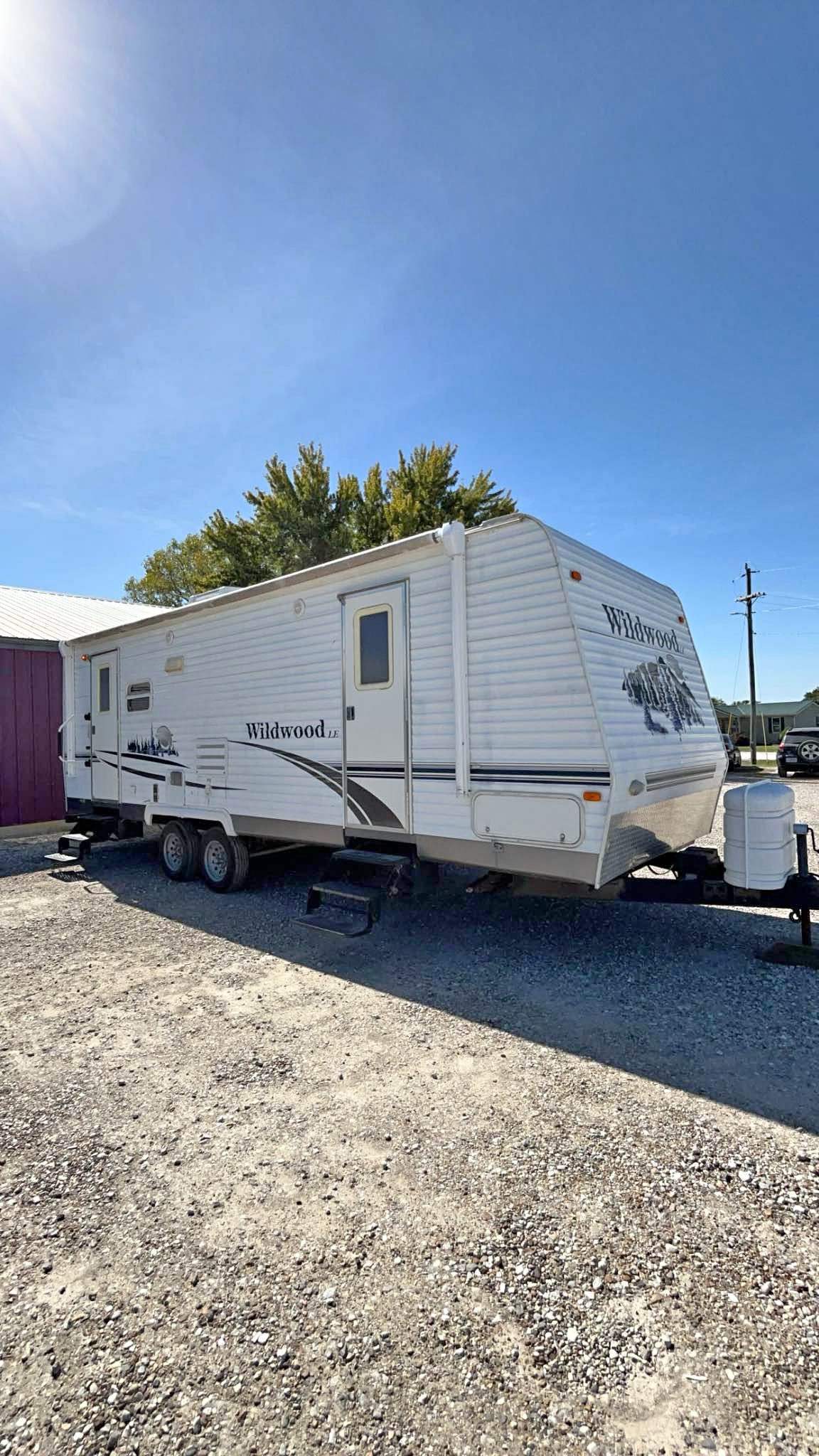 2006 Forest River wildwood 27rlss
