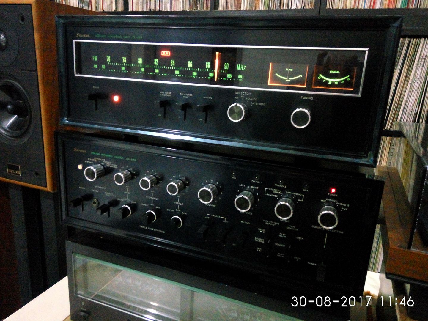 Sansui AU-999 integrated amplifier and TU-999 tuner